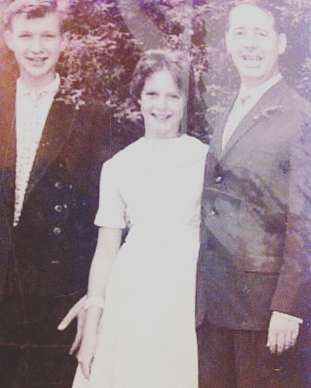 Today my mom would have turned 71... and I am so grateful... Grateful I got blessed with 26 years of being mothered by someone who taught me so much by the way she lived. One particular thing on my mind at the&nbsp;moment is the way she listened and 
