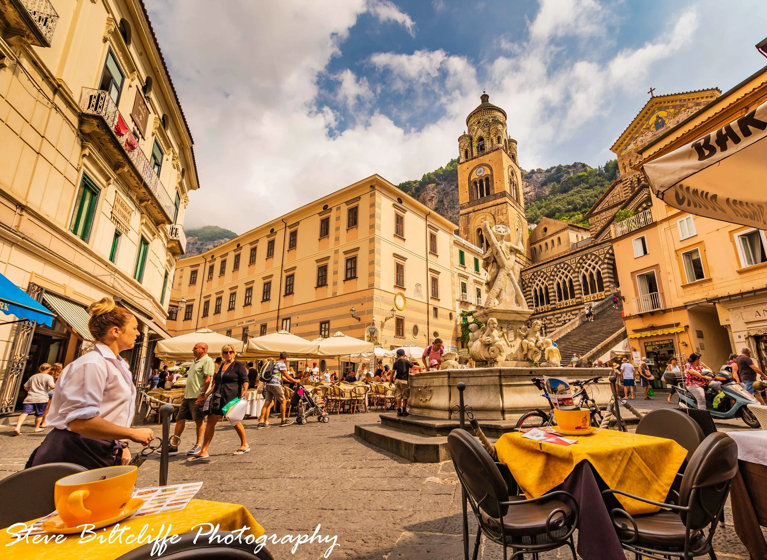 Amalfi - Watch the world go by