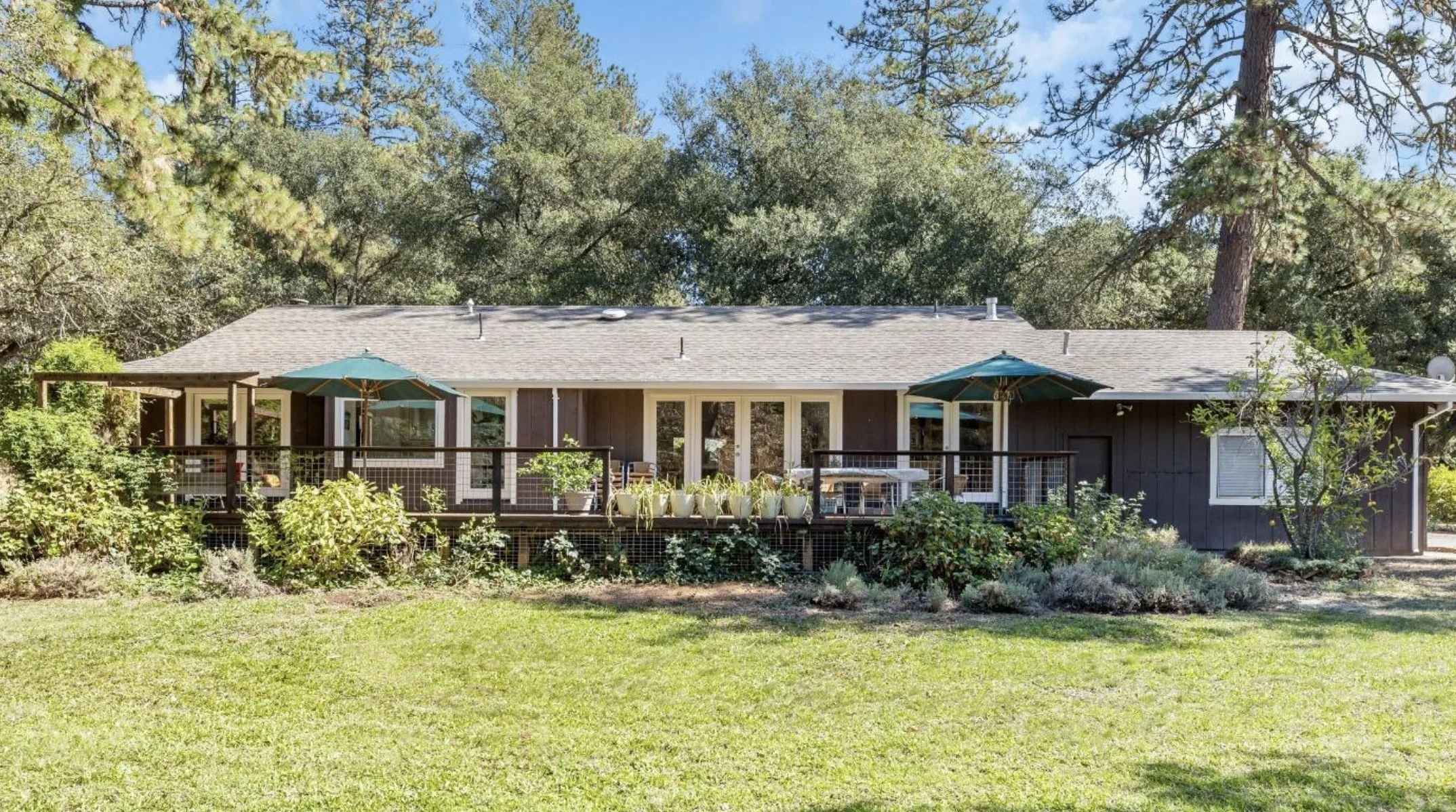 340 White Cottage Road South | Angwin | $1,125,000