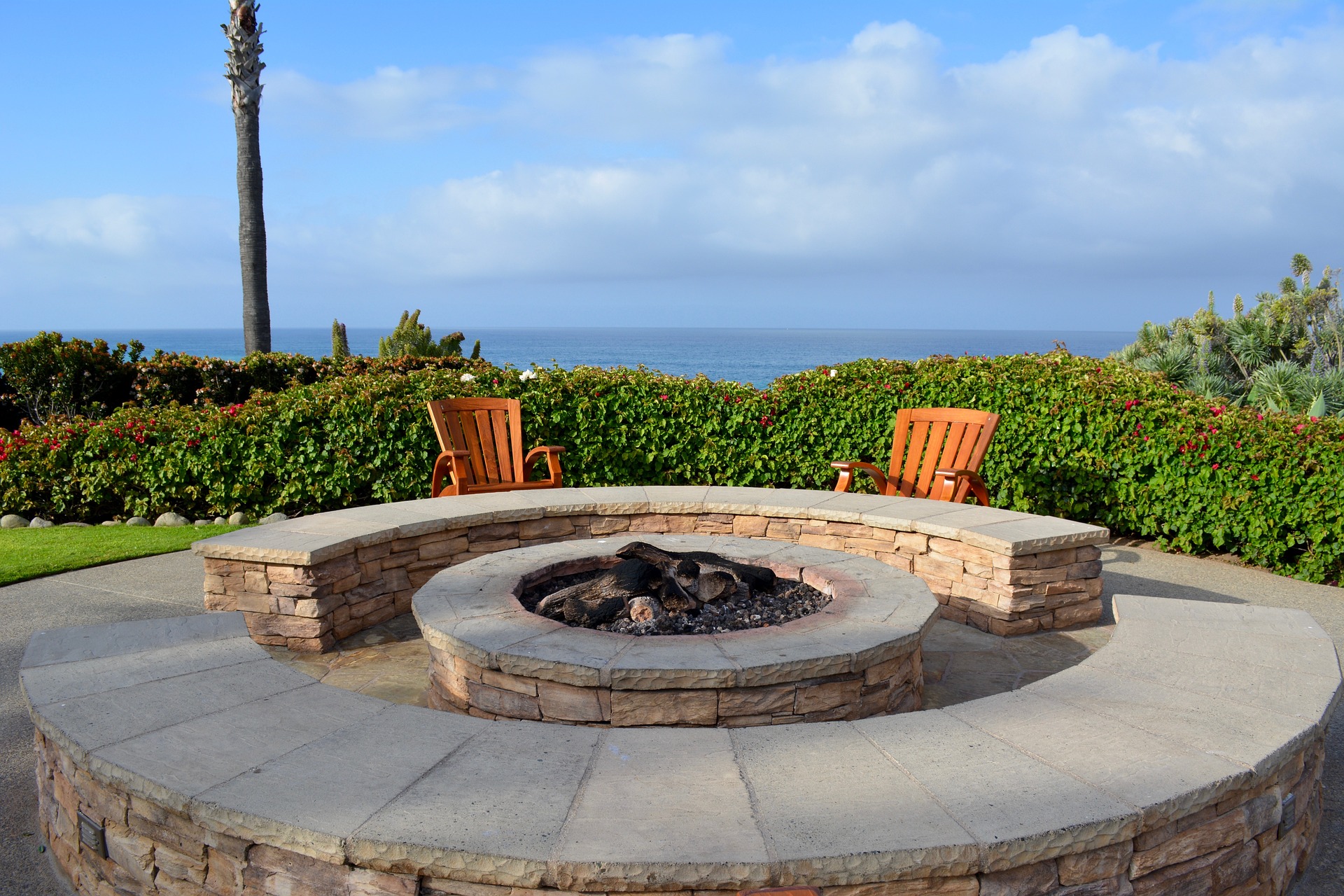 fire-pit-1401480_1920.jpg