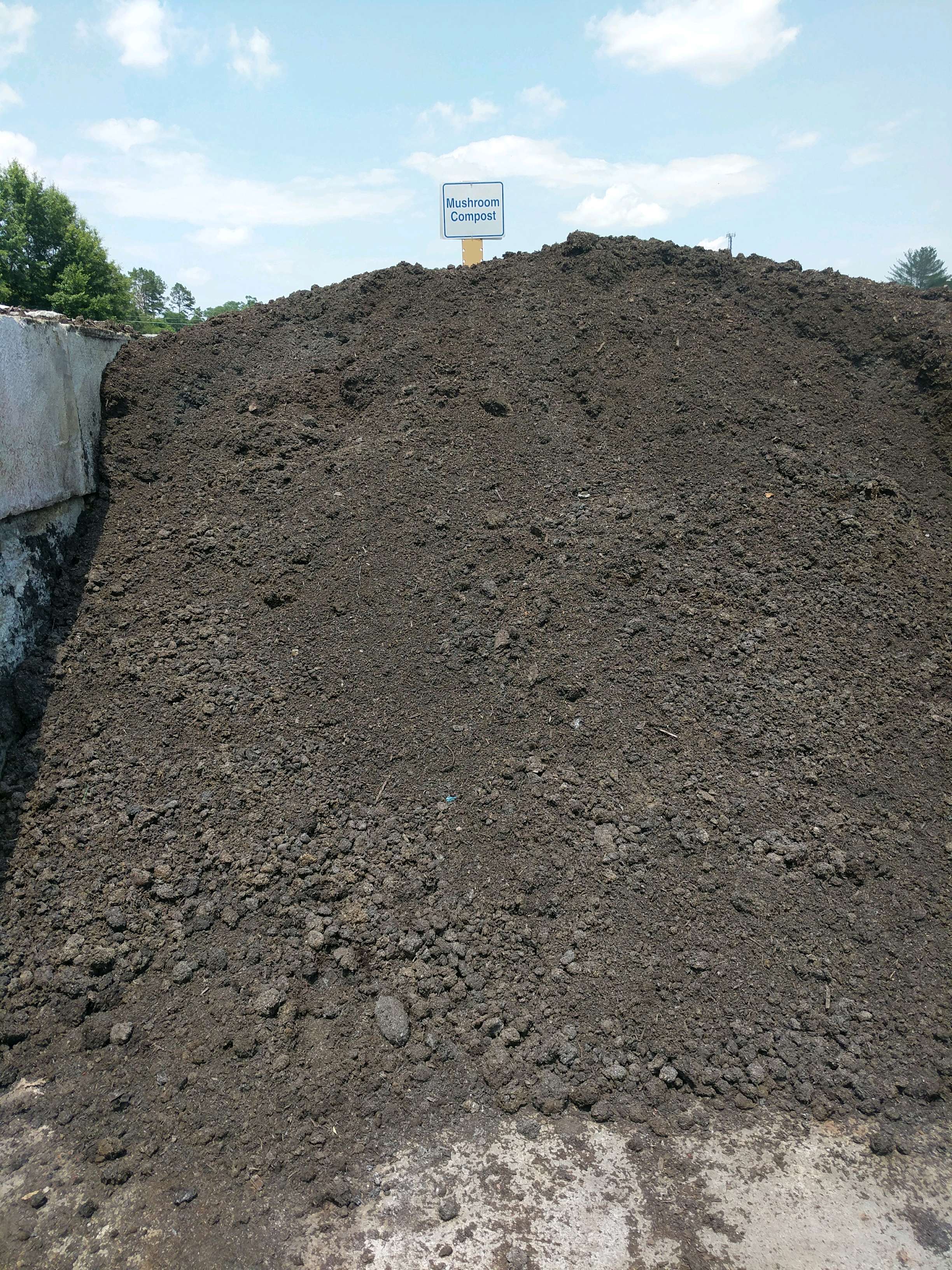Mushroom Compost (1)