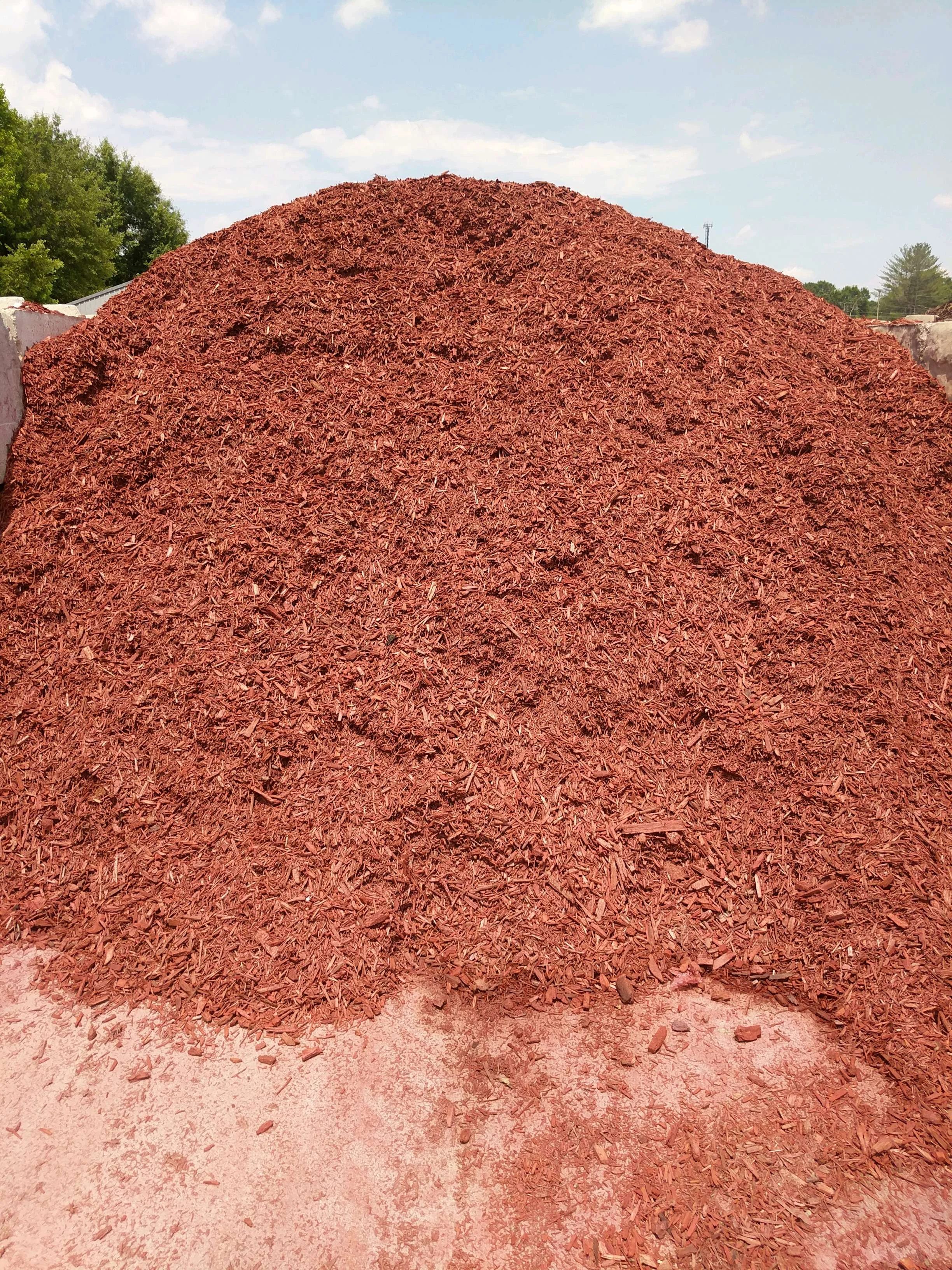 Red Mulch (1)