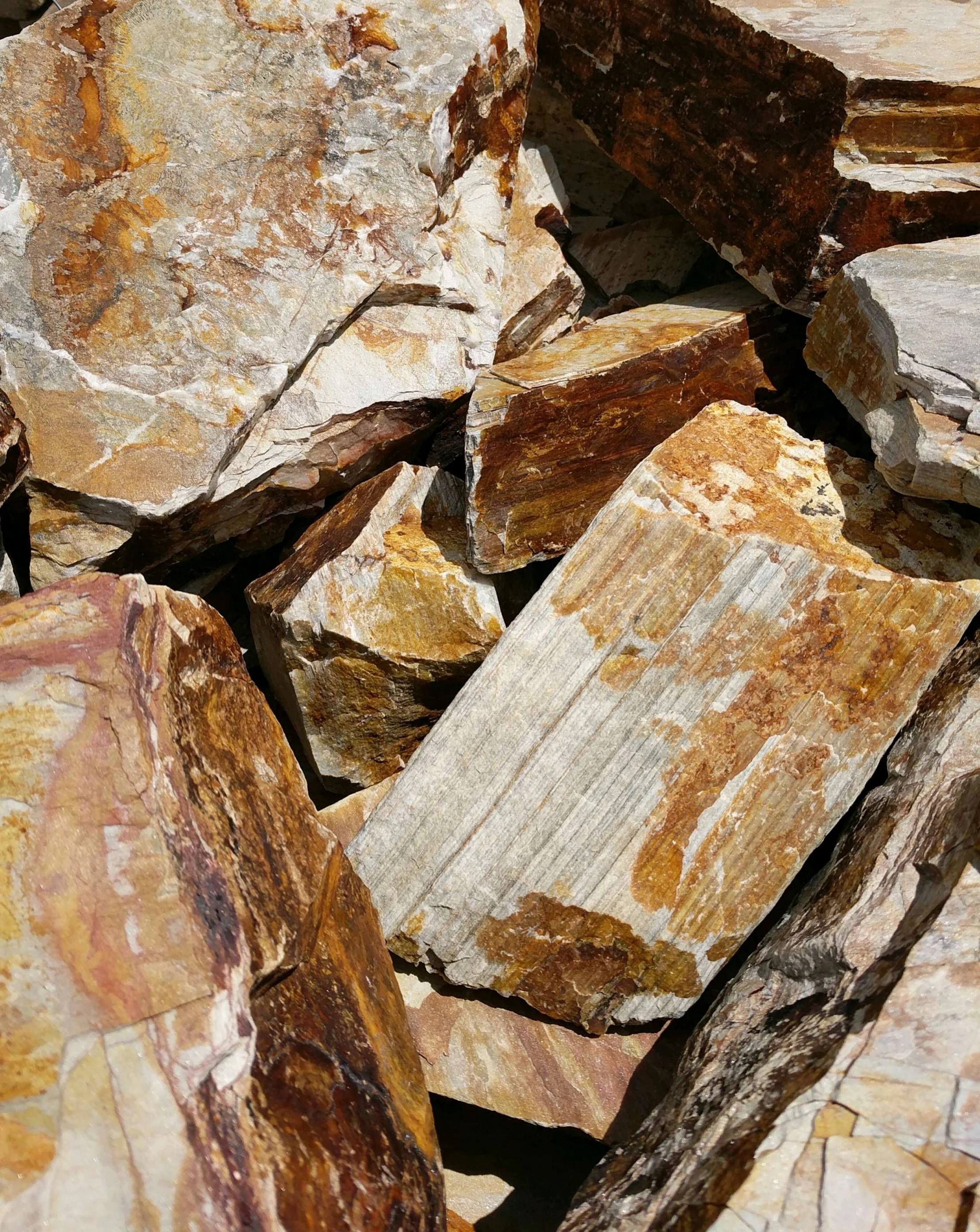 Mountain-Mist-Builder-Stone-1.jpg