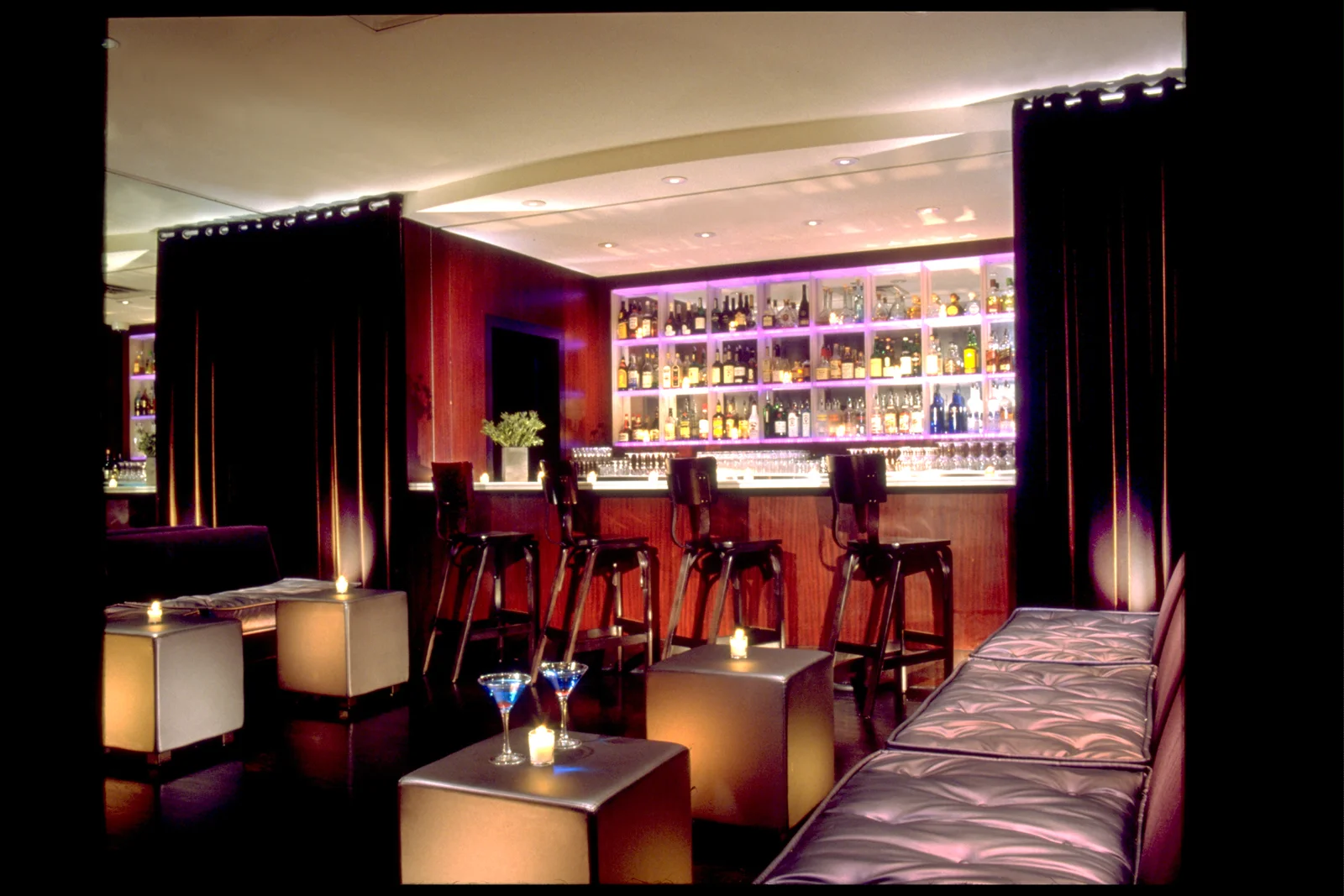 WE-bar.jpg