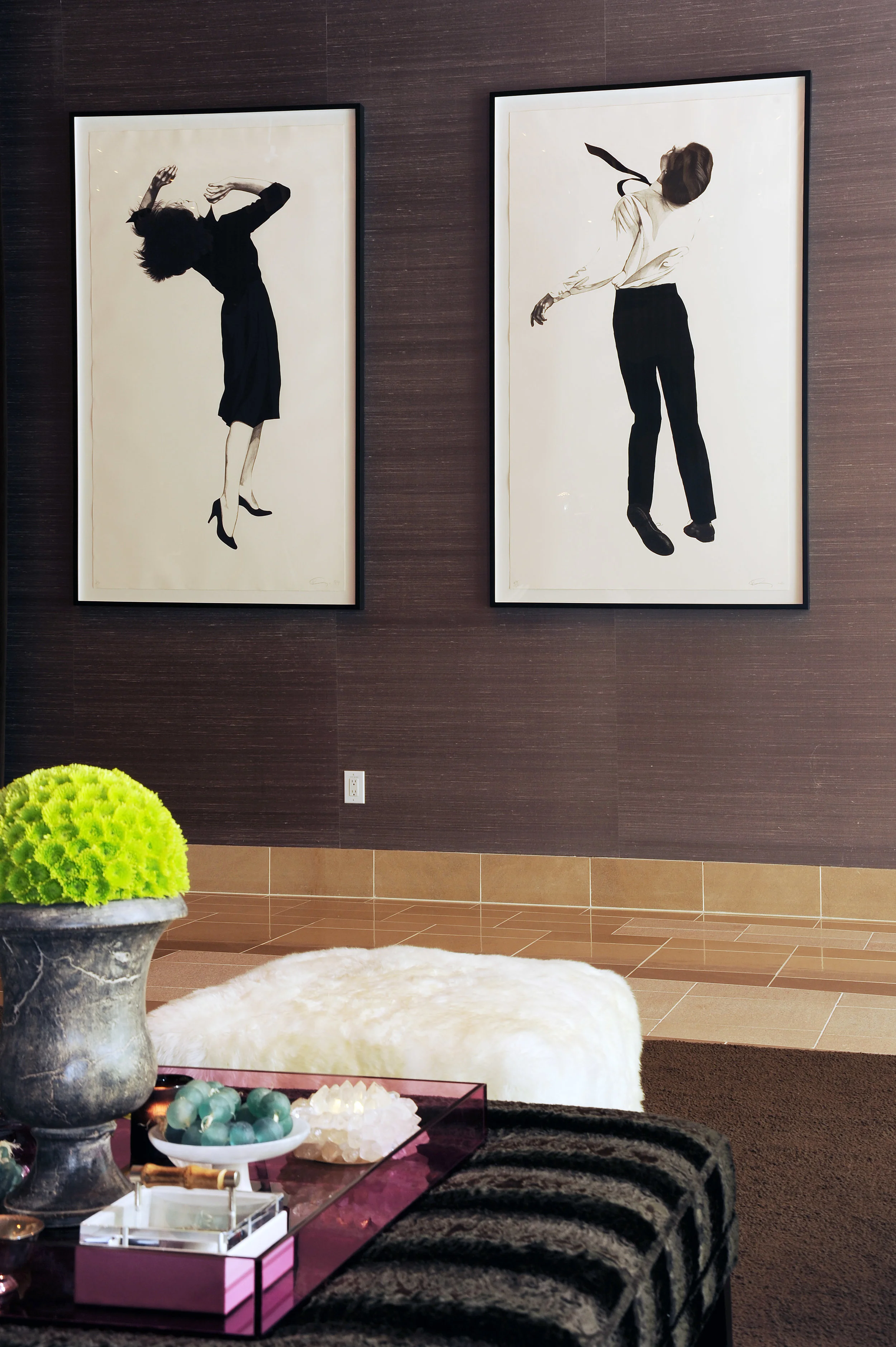 989640352_lobby 3.jpeg