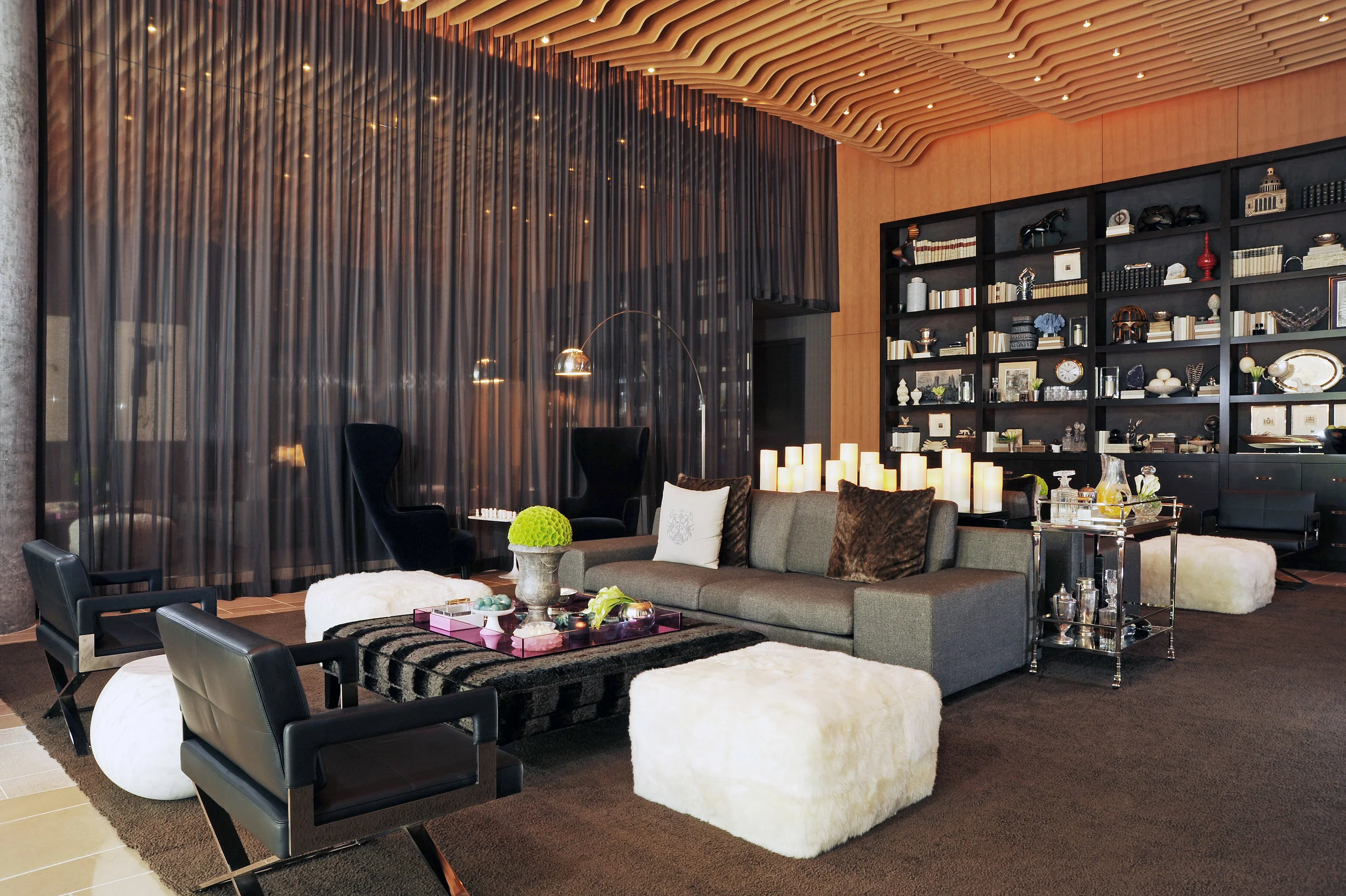 989678060_lobby 7.jpeg