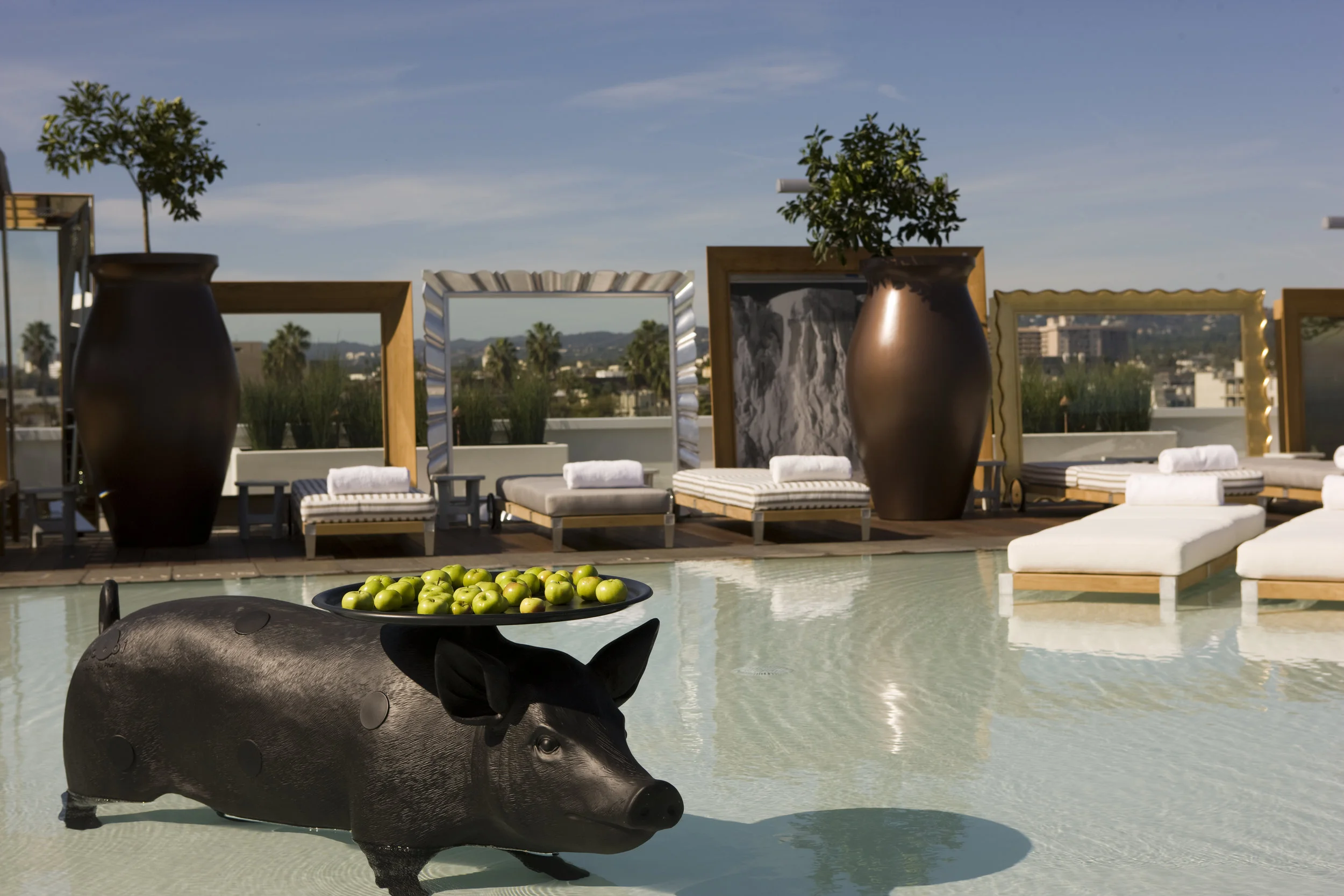 SLS_PoolDeck_9473.jpg
