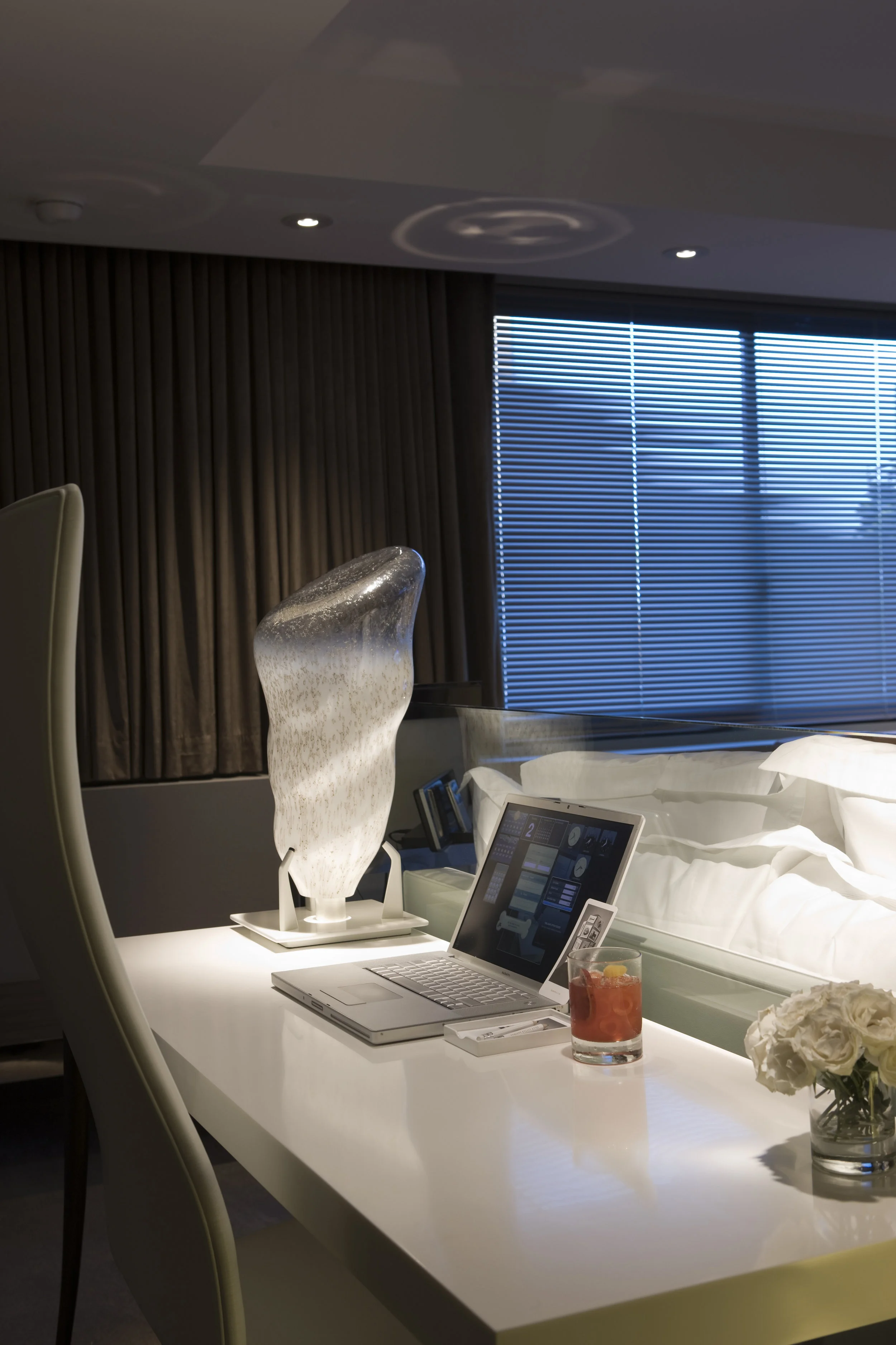 SLS_GuestRoom_SuperiorKing_8749.jpg