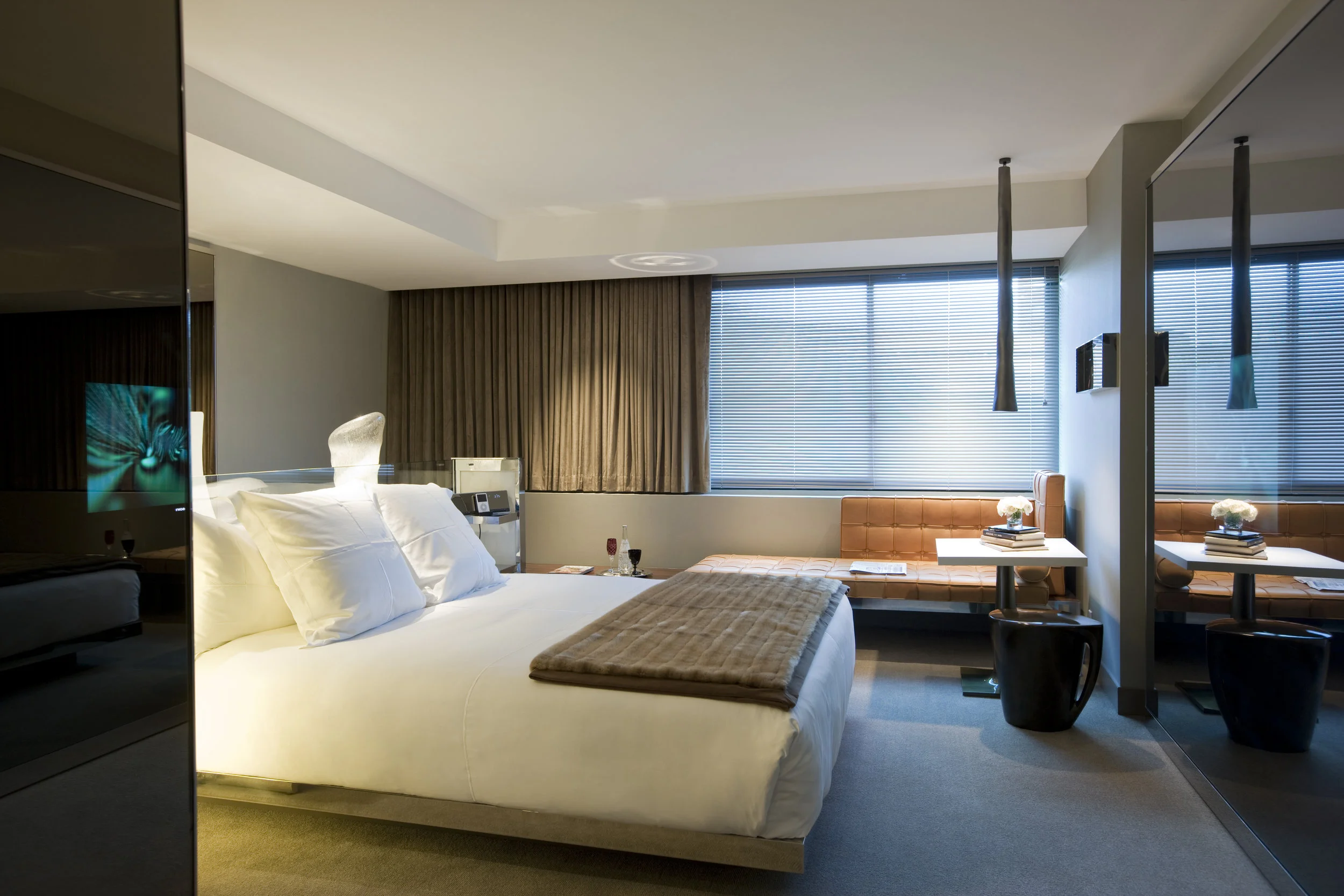 SLS_GuestRoom_SuperiorKing_8745A.jpg
