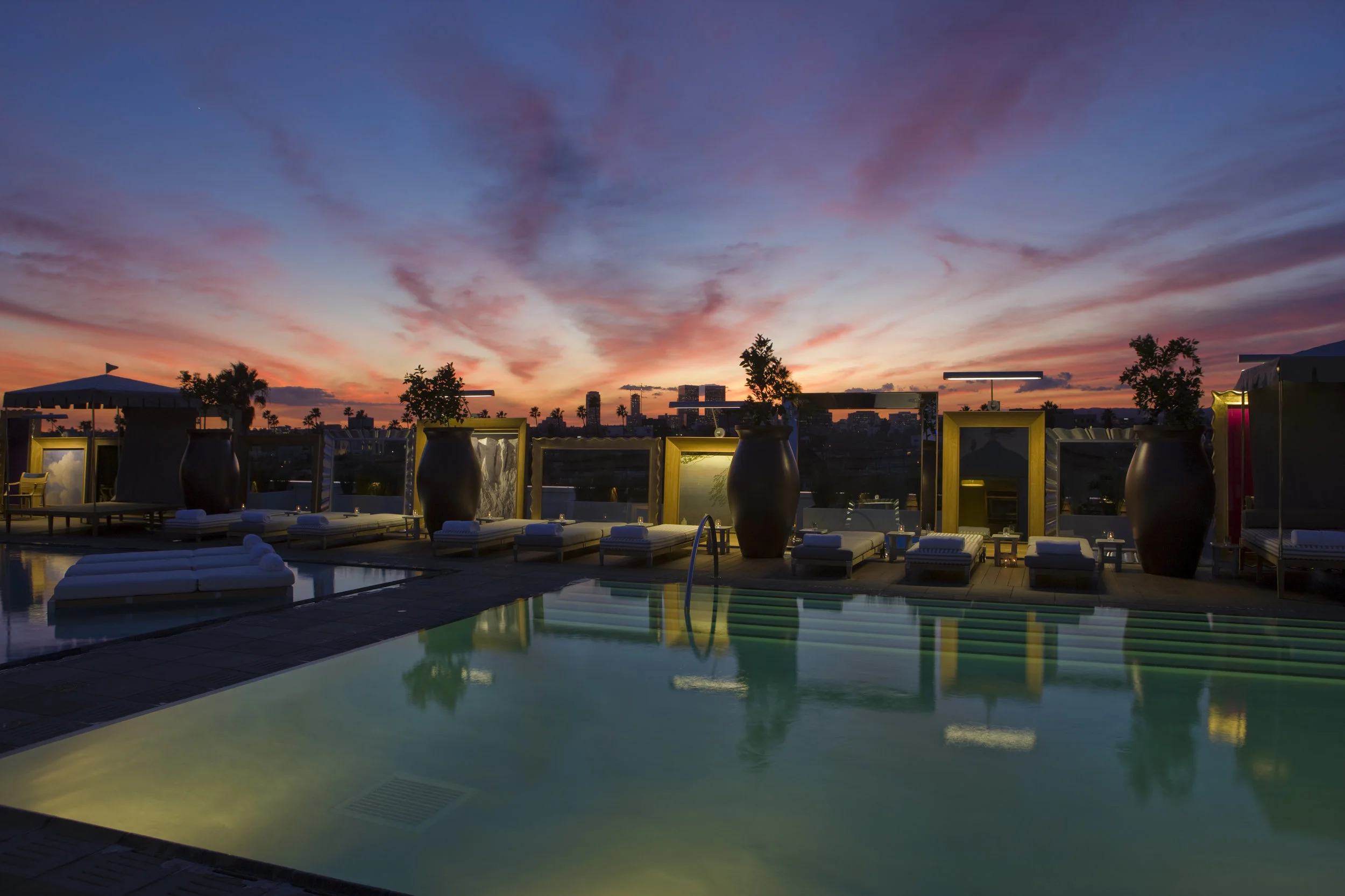 SLS_PoolDeck_9392.jpg
