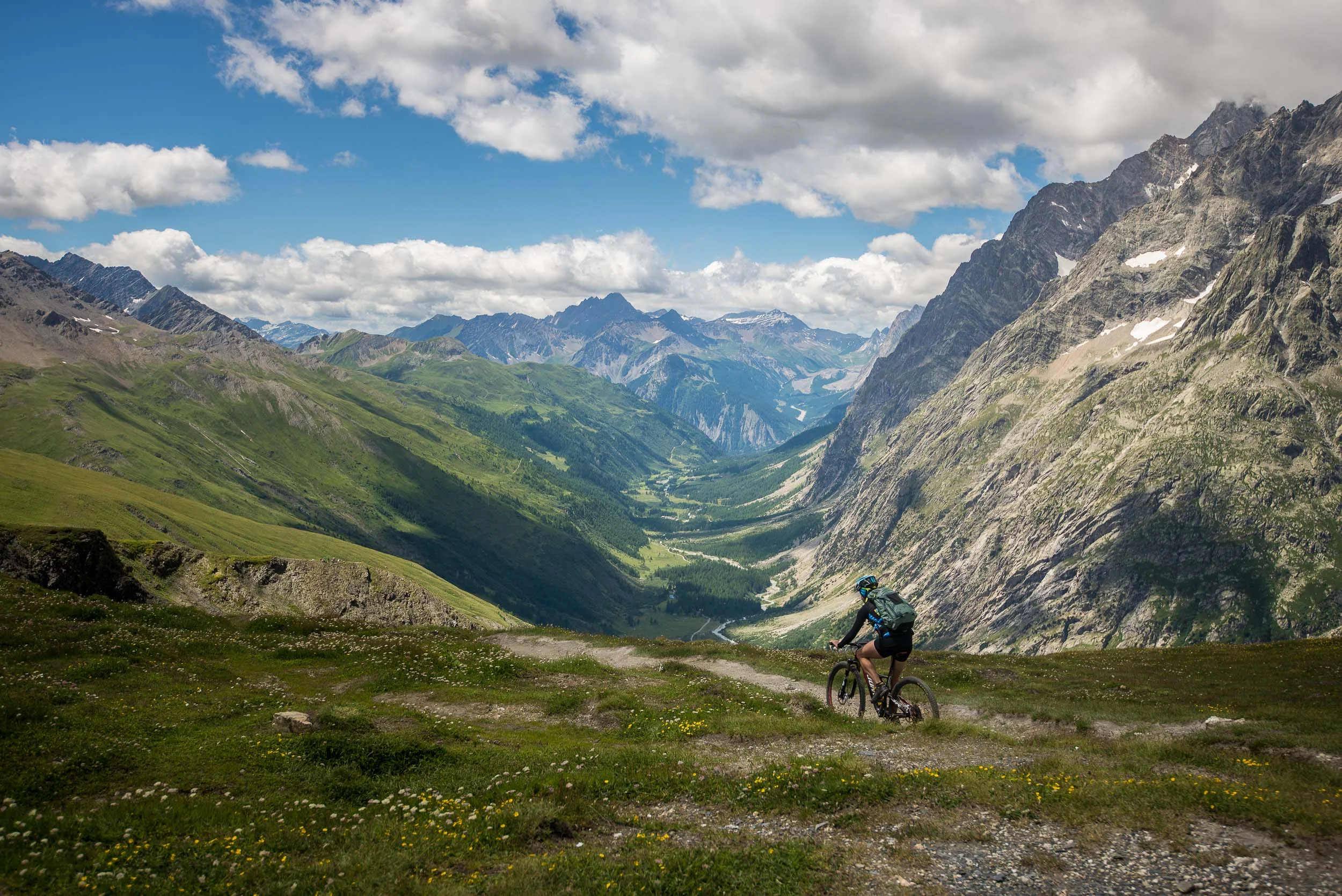 170704_French-Alps-Mountain-Biker