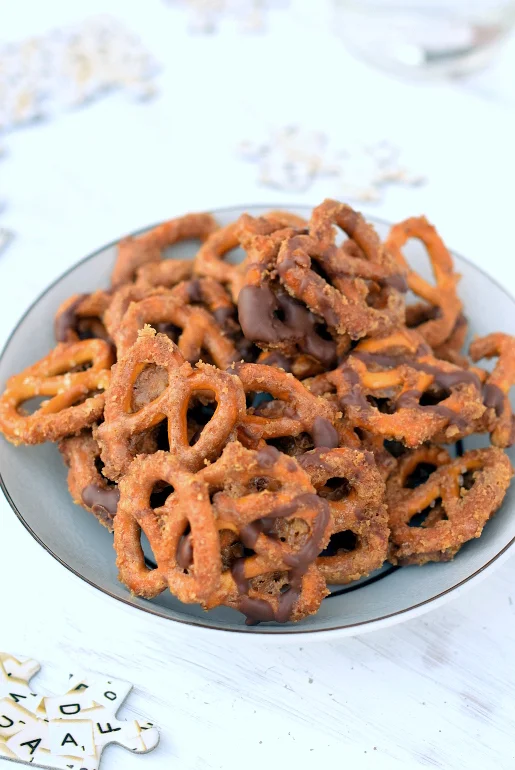 DIVINE CARAMELIZED PRETZELS