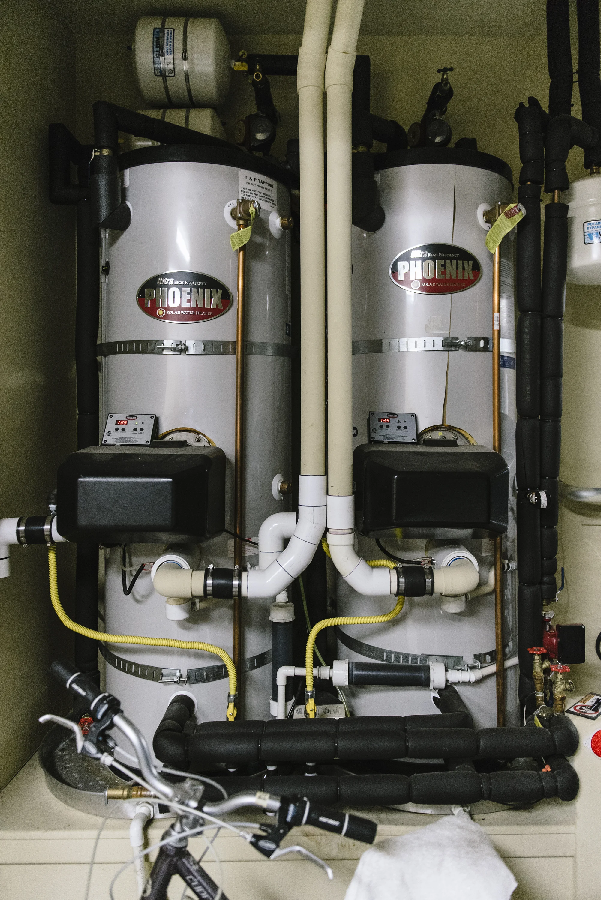  Former MLB player and manager Dusty Baker and his renewable energy company Baker Energy Team for Bloomberg. 