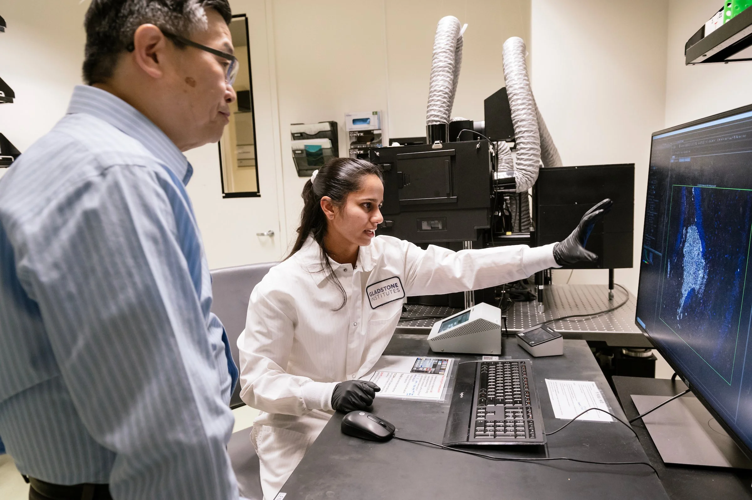  Work generated as a staff photographer for Gladstone Institutes, a non-profit bio medical research institute. 