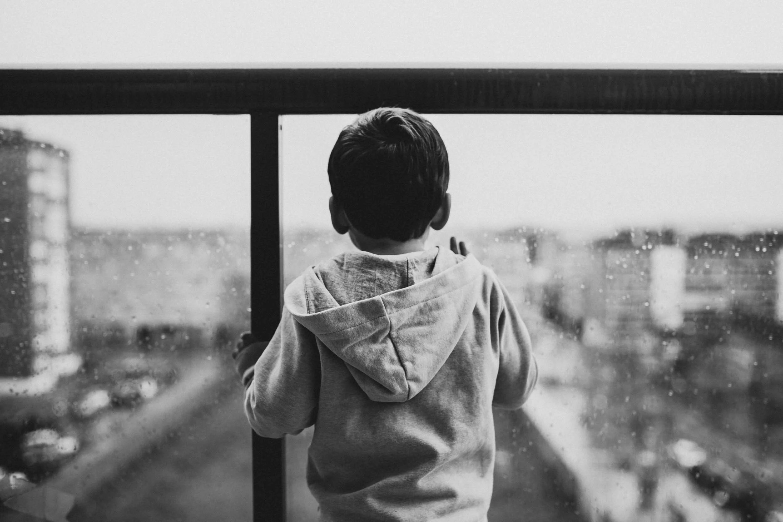 back-view-black-and-white-boy-827993b.jpg