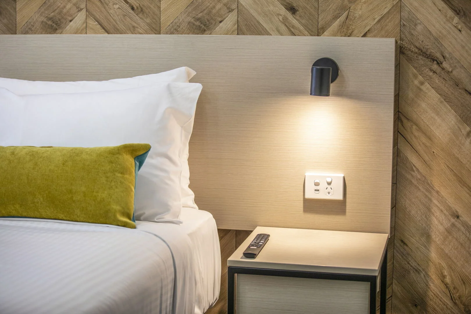 Nightcap at Sylvania Hotel (20).jpg