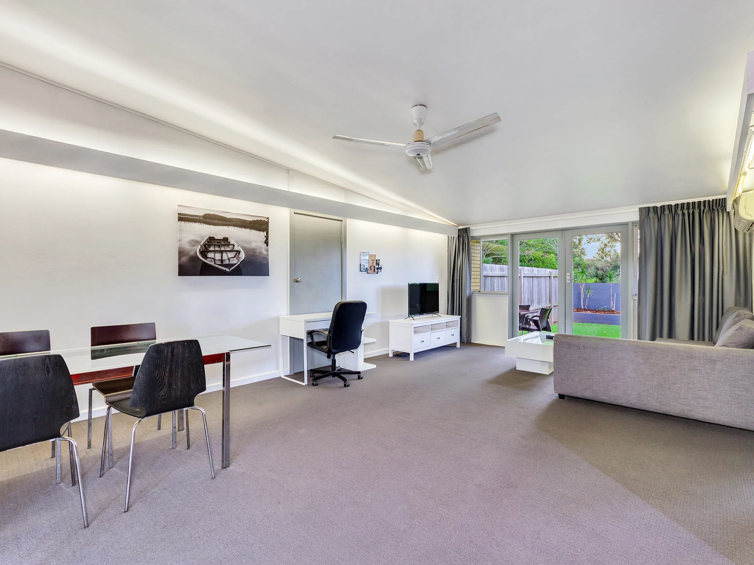 5_1 Bed Apt Living.jpg