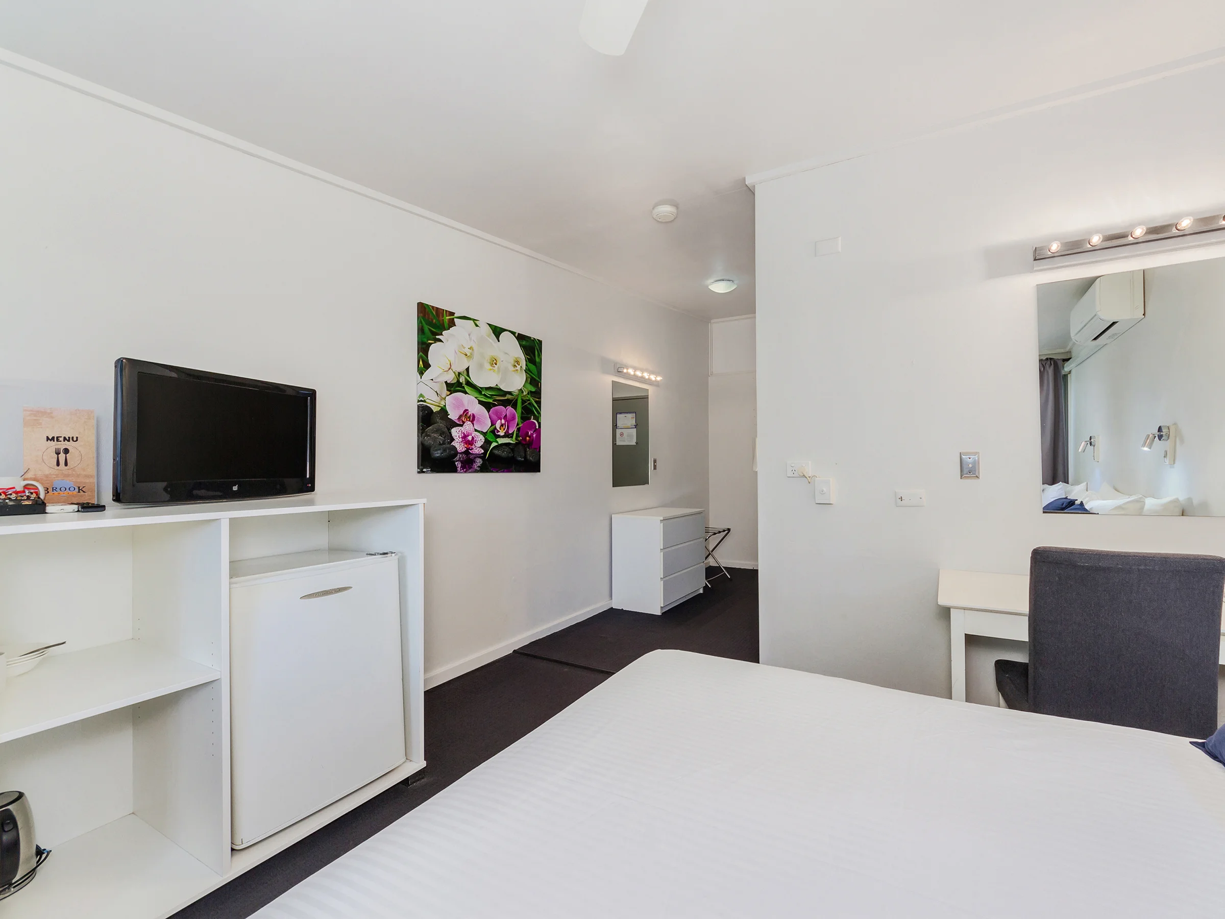 8_Twin studio 2 beds.jpg