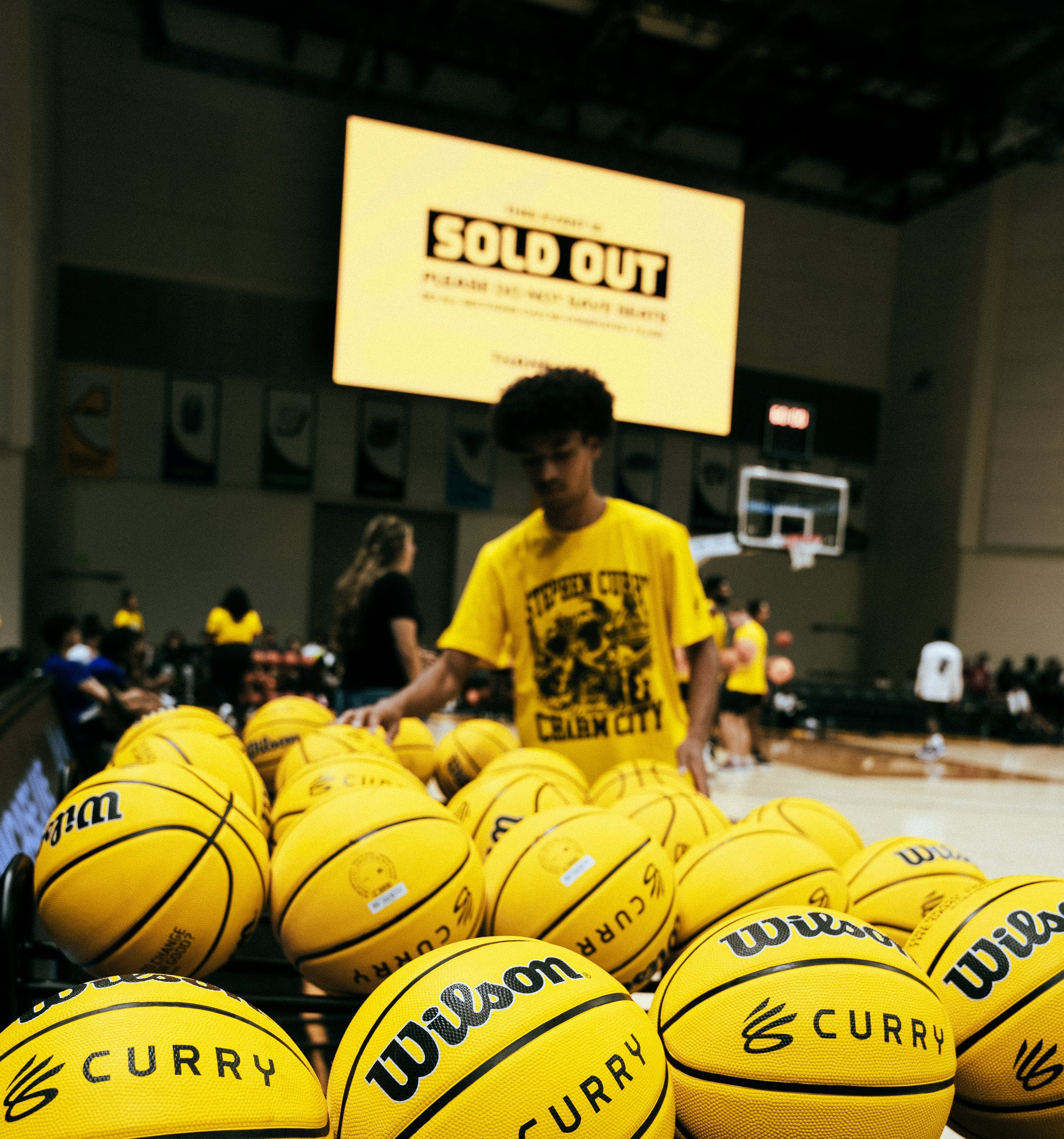 UA_CURRY SHOWCASE-7.jpg
