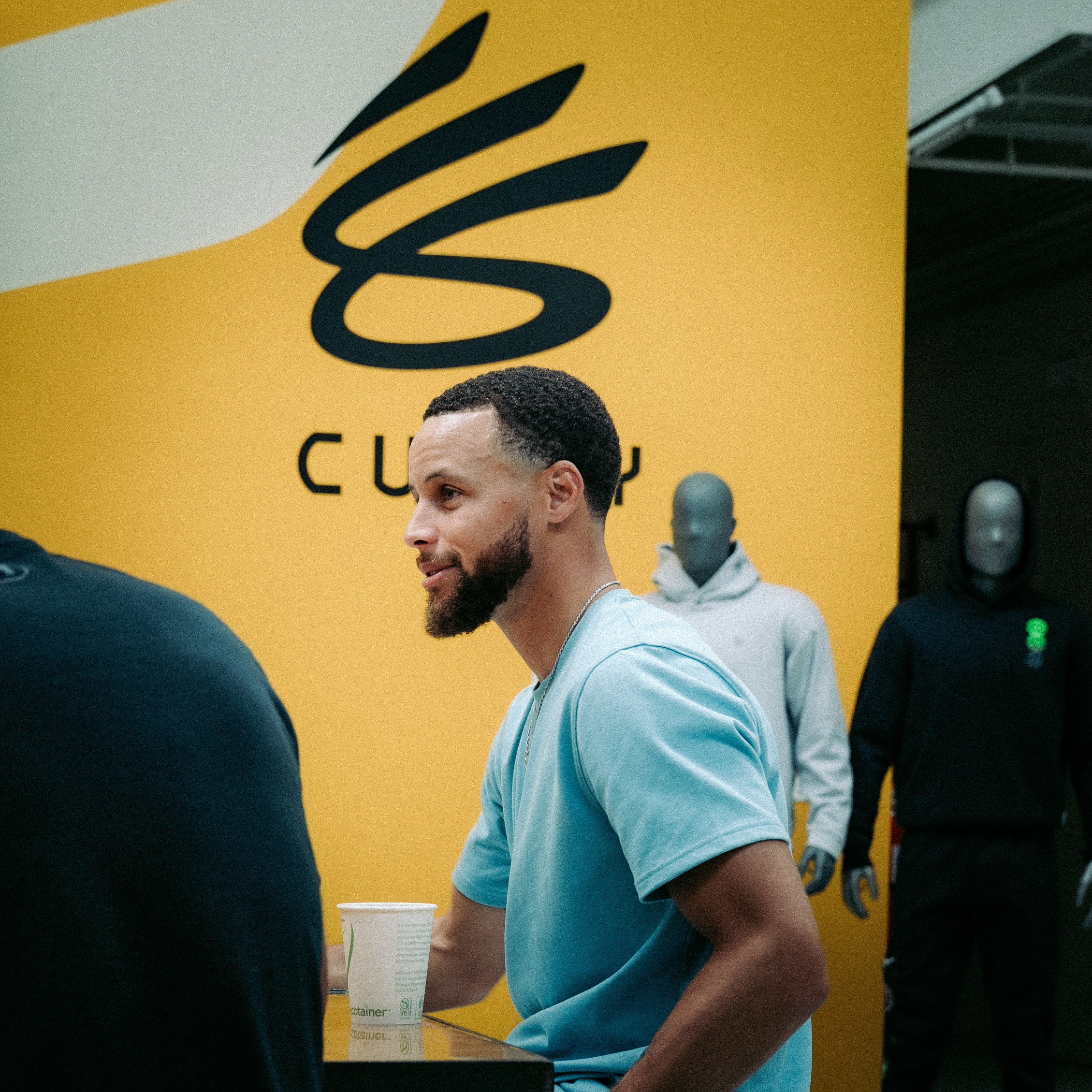 UA_CURRY SHOWCASE-4.png