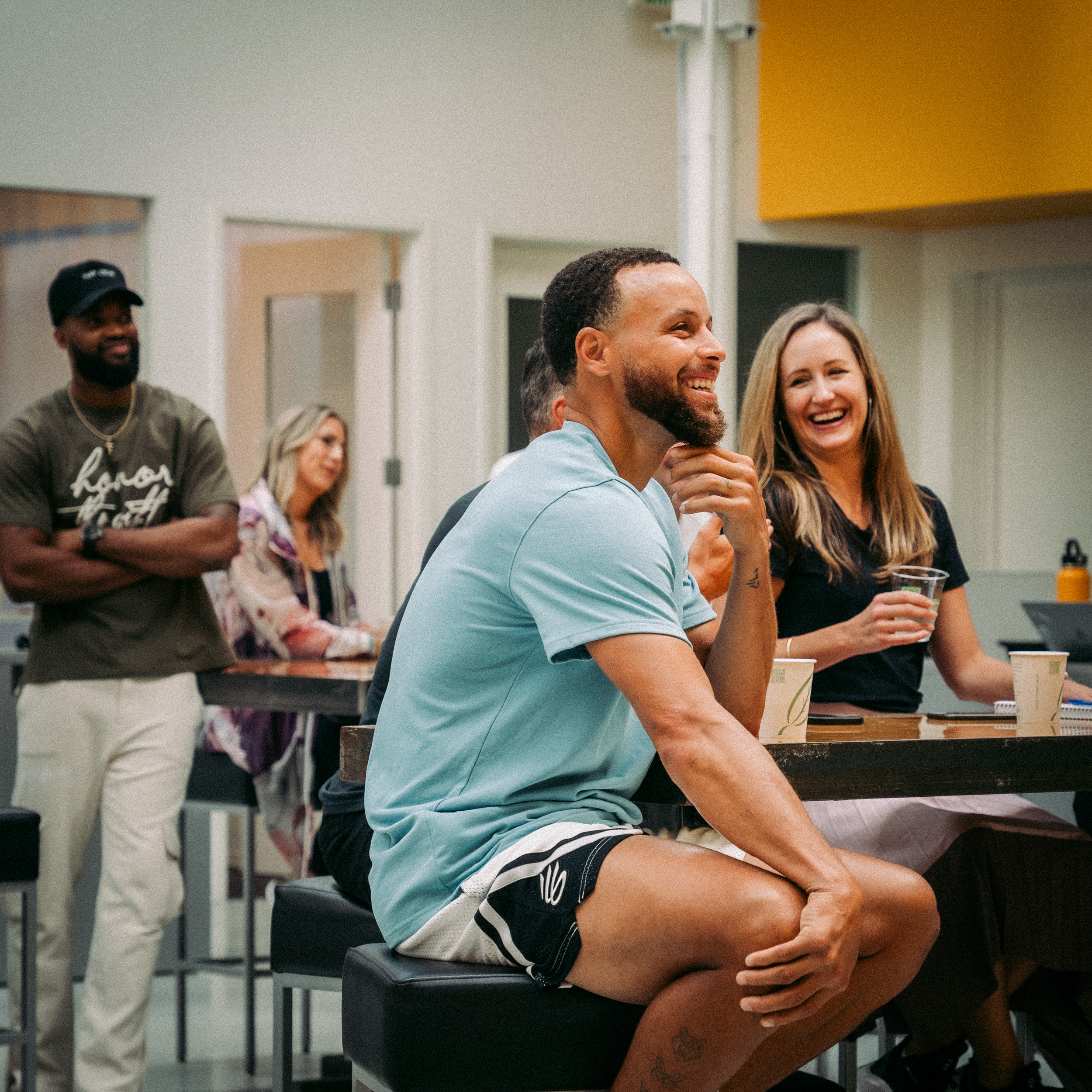 UA_CURRY SHOWCASE.png