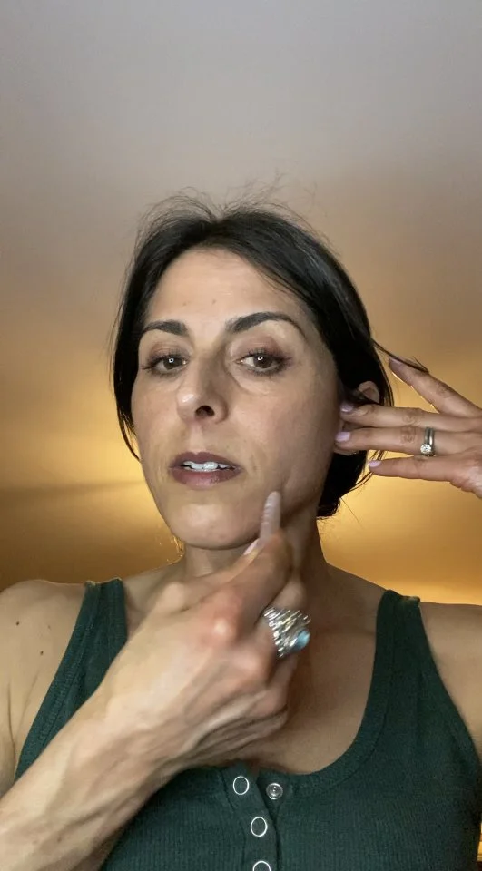 Facial Gua Sha Practice