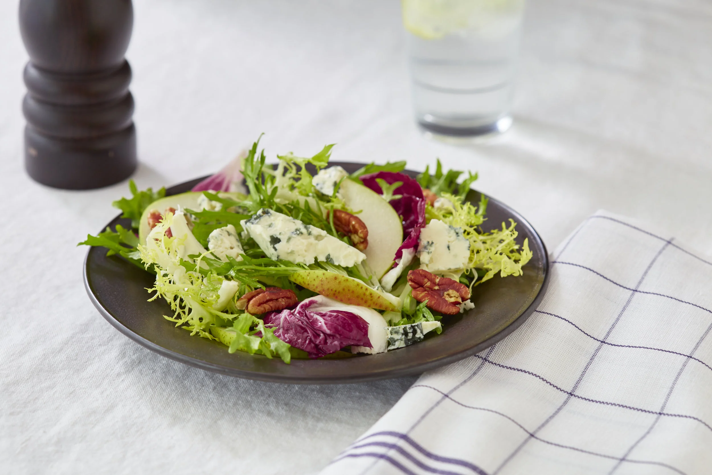 Pear, Gorgonzola, Pecan Salad