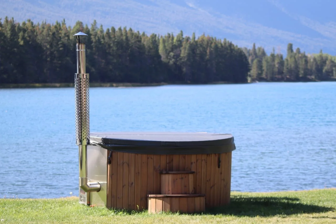 Eco-friendly outdoor hot tub