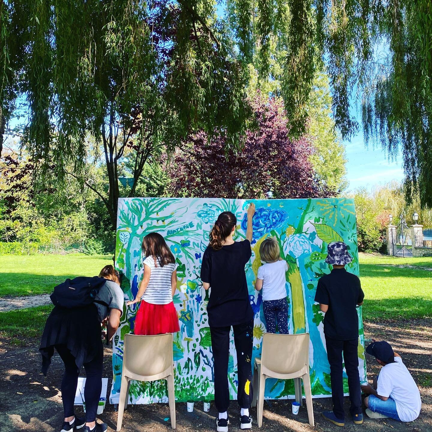 Au pied de mon arbre, je vivais heureux&hellip;. 🎶 
Peindre la nature dans la nature.... Nouvelle &oelig;uvre en pr&eacute;paration pour &ldquo;Art et Climat&rdquo; organis&eacute; par @carrieres_transition_ecolo avec le soutien de la ville de @vill