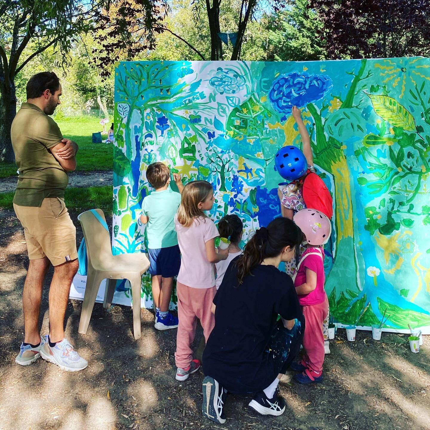 Au pied de mon arbre, je vivais heureux&hellip;. 🎶 
Peindre la nature dans la nature.... Nouvelle &oelig;uvre en pr&eacute;paration pour &ldquo;Art et Climat&rdquo; organis&eacute; par @carrieres_transition_ecolo avec le soutien de la ville de @vill