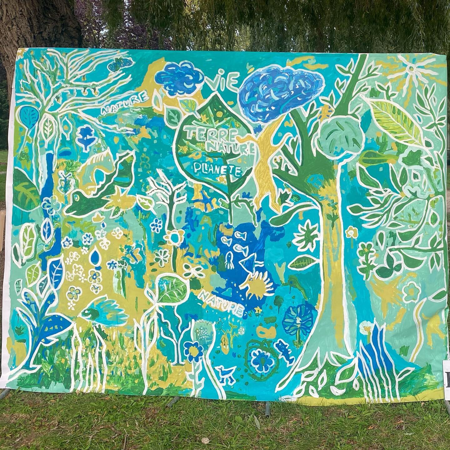 &OElig;uvre finale 🤩 🎨 lors du Festival&ldquo;Art et Climat&rdquo; organis&eacute; par @carrieres_transition_ecolo avec le soutien de la ville de @ville_carrieres 🙌🌱🪴🍀🌿 avec de la peinture &agrave; base d'algues! @algopeinture 

#nature #artfo