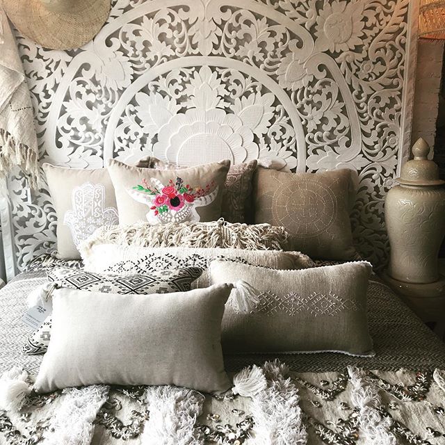 It &lsquo;Naturally&rsquo; just works 🍂
.
#naturalinterior #neutrals #whites #interiors #interiordesign #interiorstyle #bedroomdecor #beachlife #coastaldecor #hamptonsdesignco #finds #ontour 
#bali