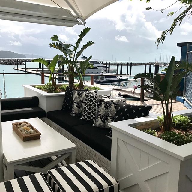 Just yes! ✔️🍹
#hamptonsdesignco #interiordesign #interiors #blackandwhite #cocktails #lunch #weekends #restaurants #bars #view #marinas #hamptons @hemingwaysairliebeach