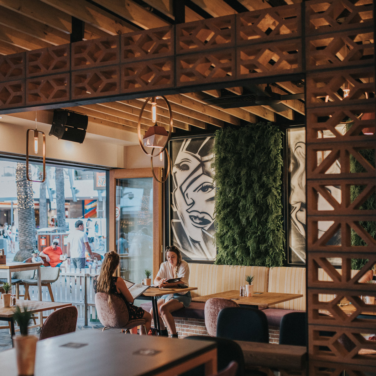 interior-design-bar-gold-coast-surfers-paradise-03.jpg
