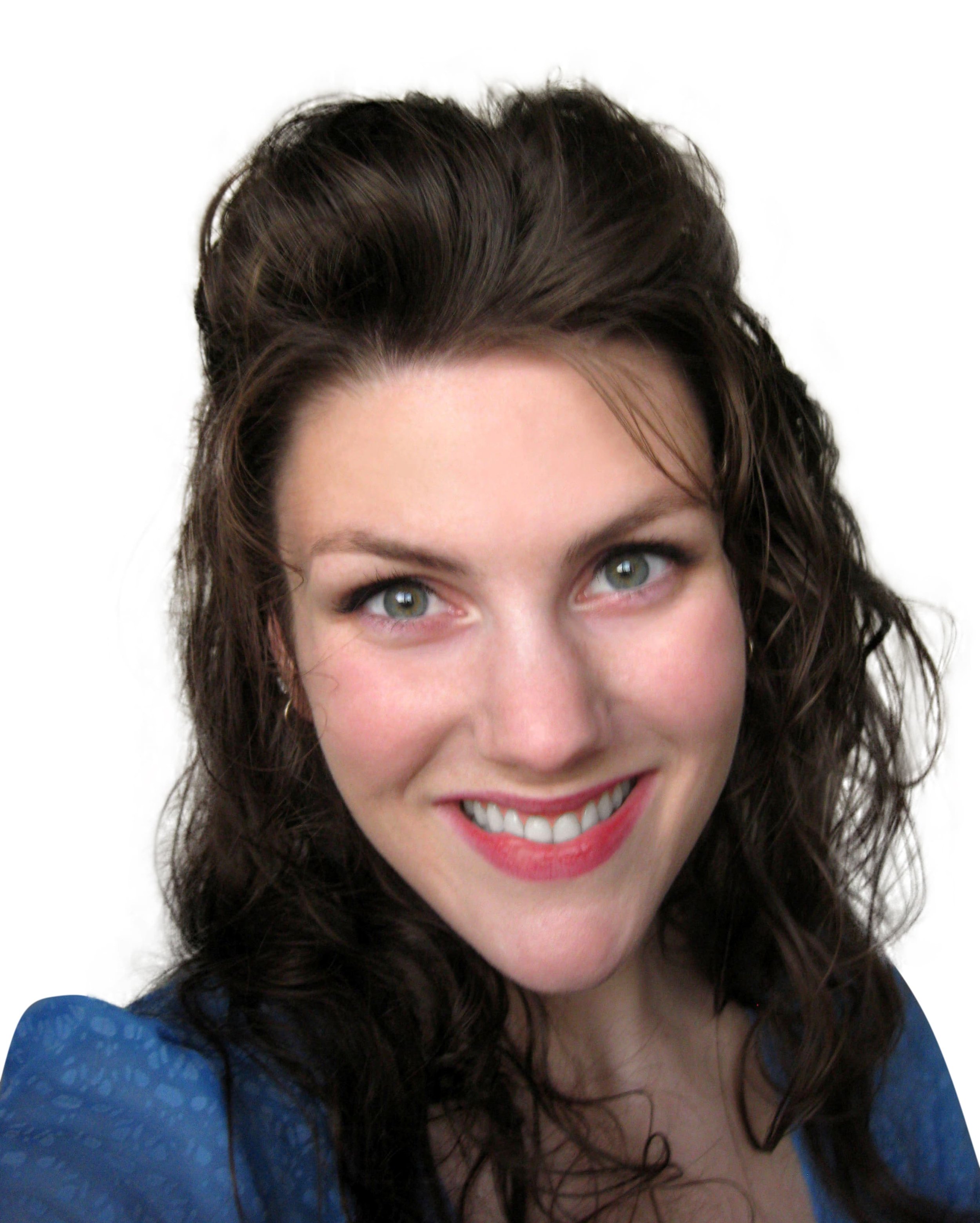 Melbourne soprano KIMBERLEY performs opera and cabaret classics