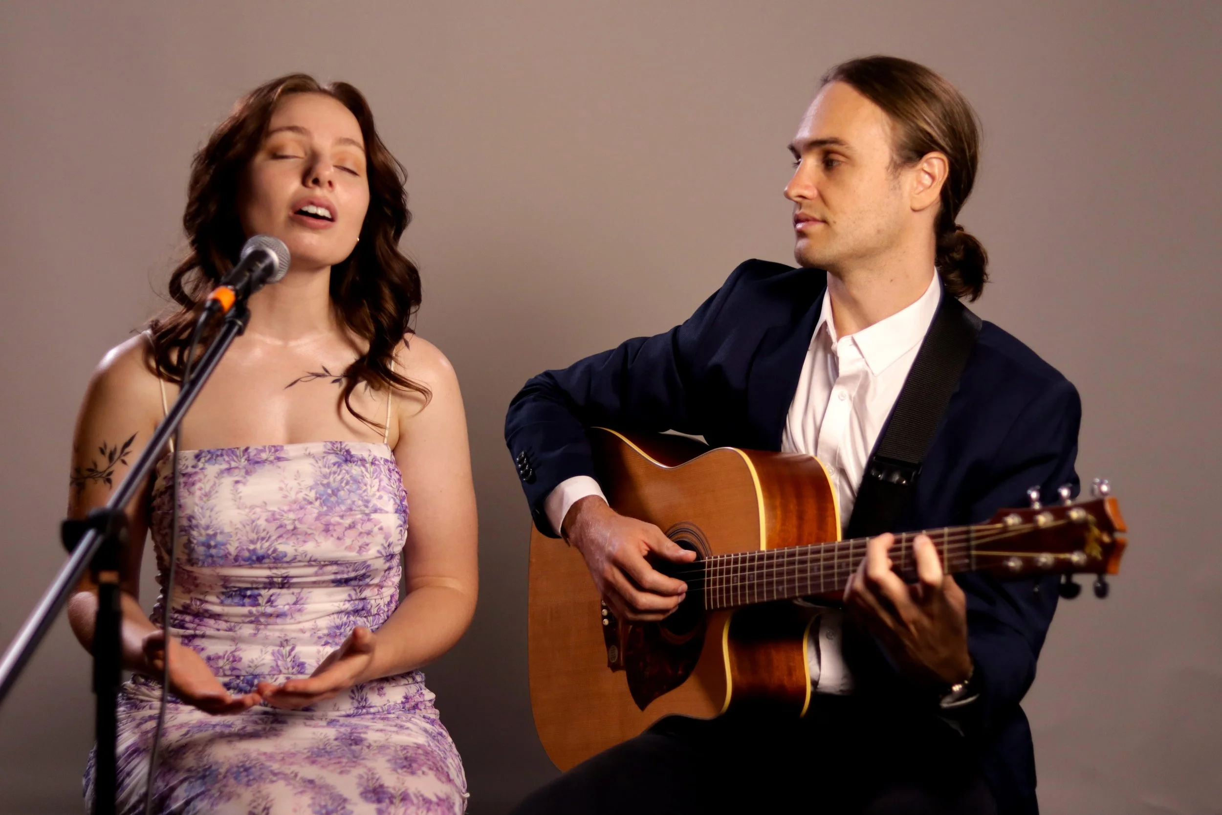 CHARLOTTE DUO MELBOURNE ACOUSTIC POP PARTY MUSICIAN LIVE PERFORMANCE HIRE