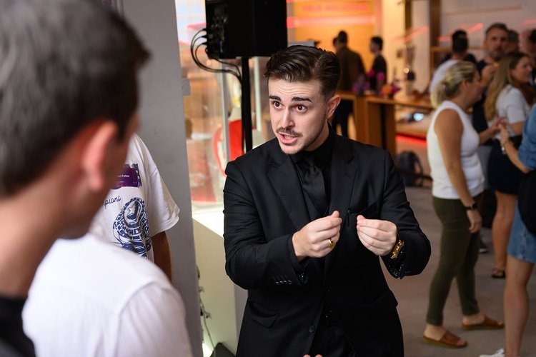 Hire Sydney magician CAMERON for events featuring body language skills