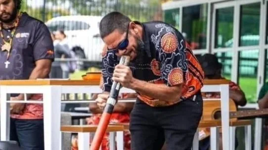 Tommy - Welcome, Smoking and Yidaki