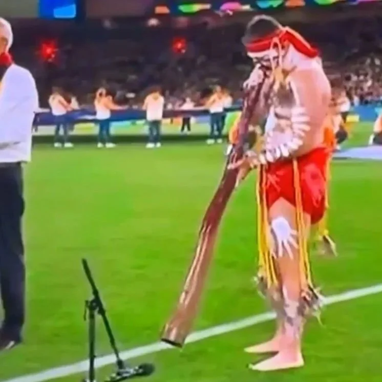 Hire Aboriginal Yidaki artist Sydney | RAPH performs at corporate galas and national celebrations | Artist Bookings