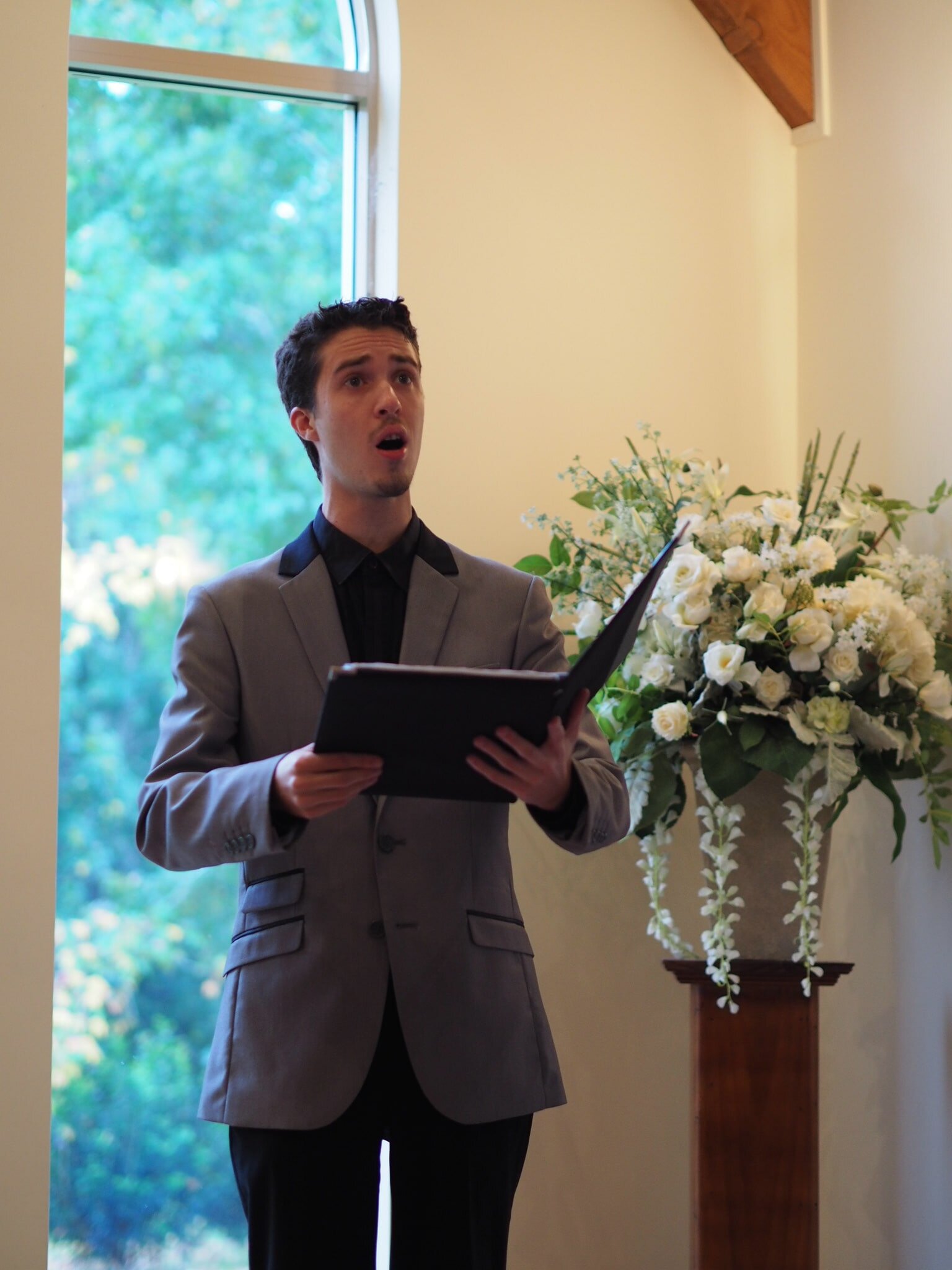 Melbourne Classical Tenor Hire | Book Today | Leighton | ARTIST BOOKINGS