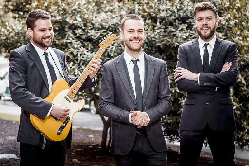 Bands and small groups for hire https://artist-bookings.com/
