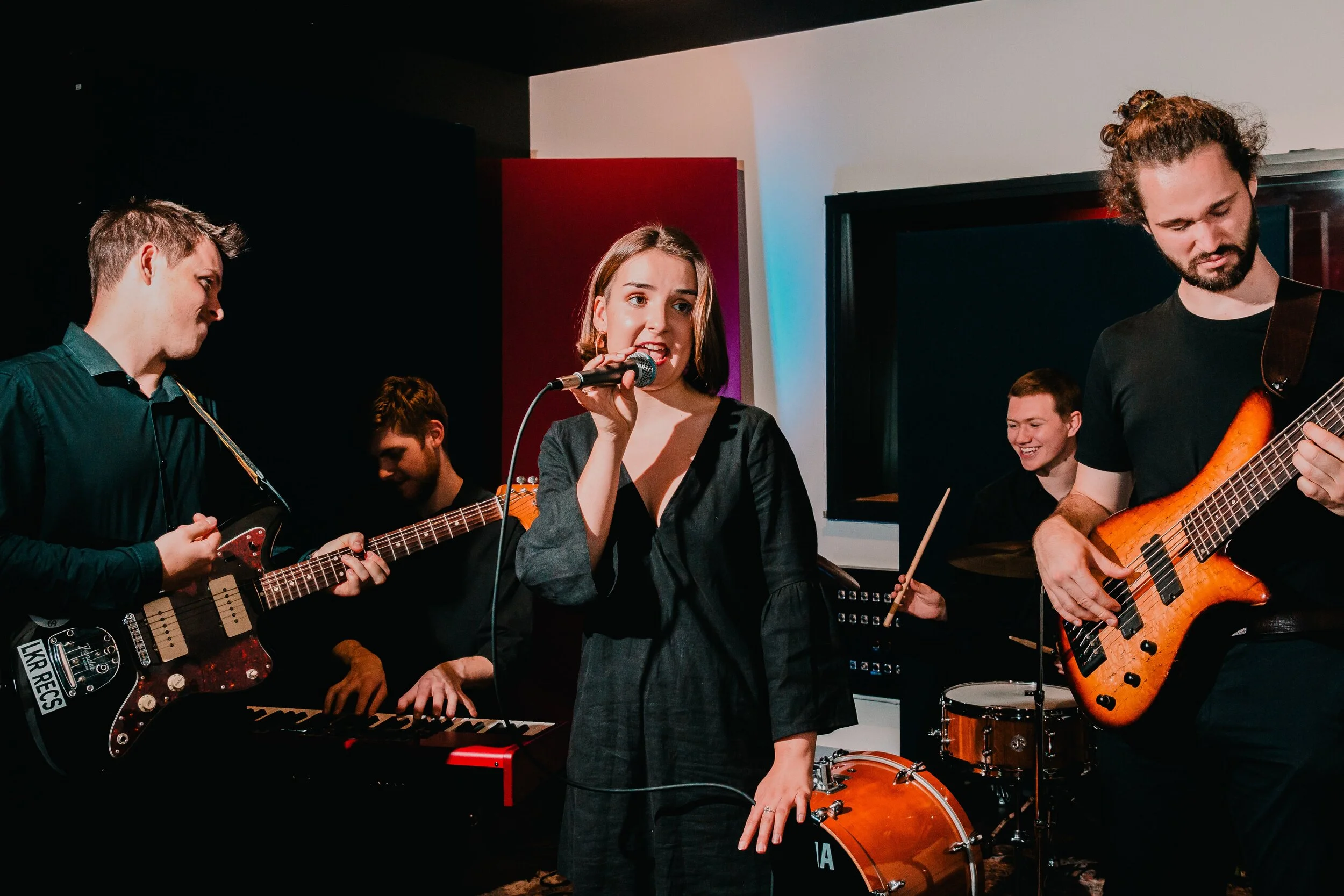 Cover Bands Melbourne | Great Prices | MOLLY JANE COLLECTIVE | Artist Bookings