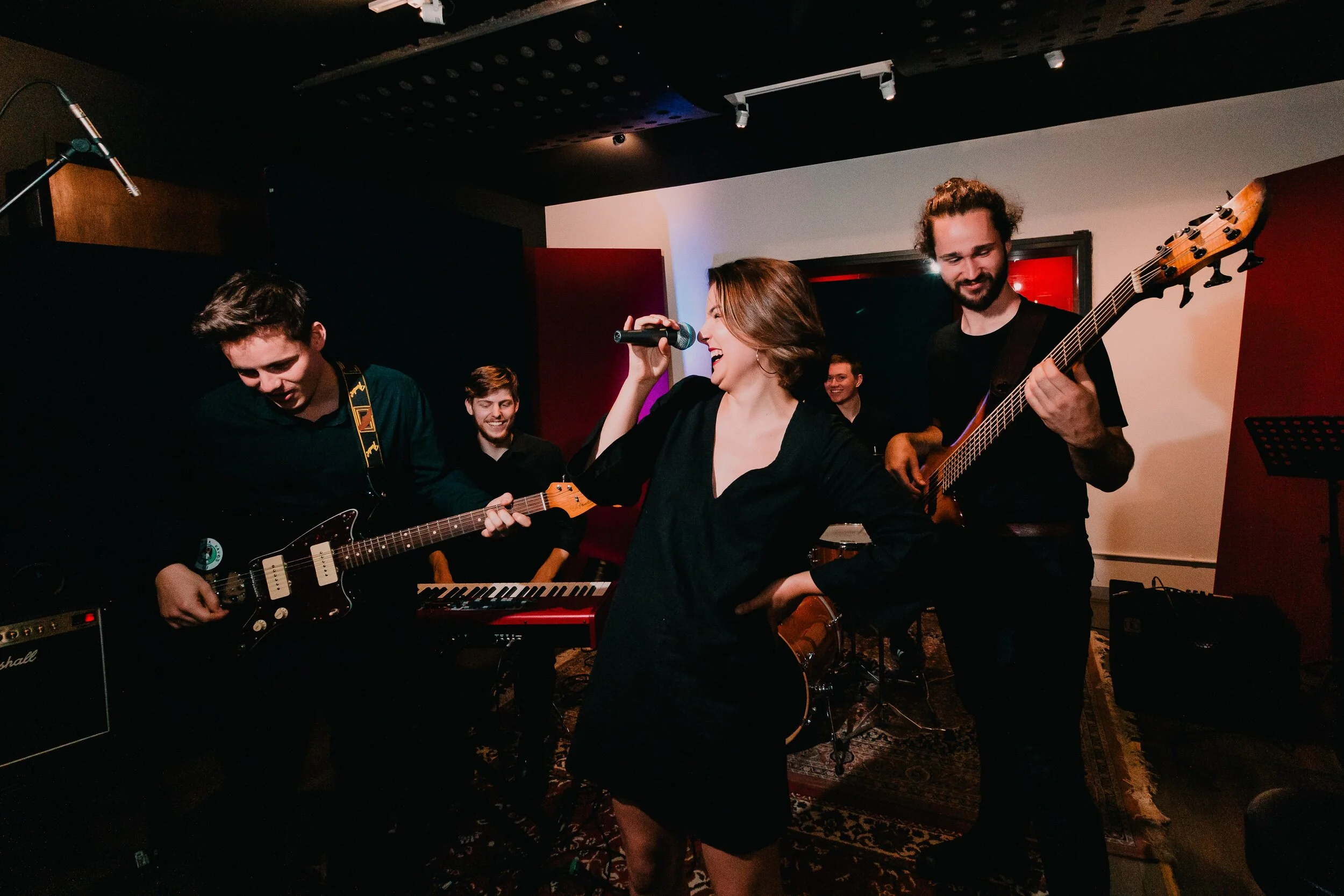 Wedding Singers Bands Melbourne | Great Prices | Molly Jane Collective | ARTIST BOOKINGS