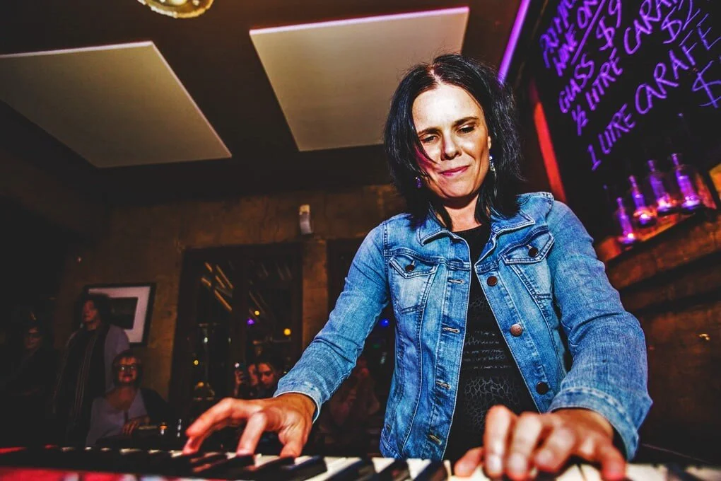 Hire Wedding and Party Band Melbourne | NINA AND THE LIQUID GOLD ENSEMBLE | Artist Bookings