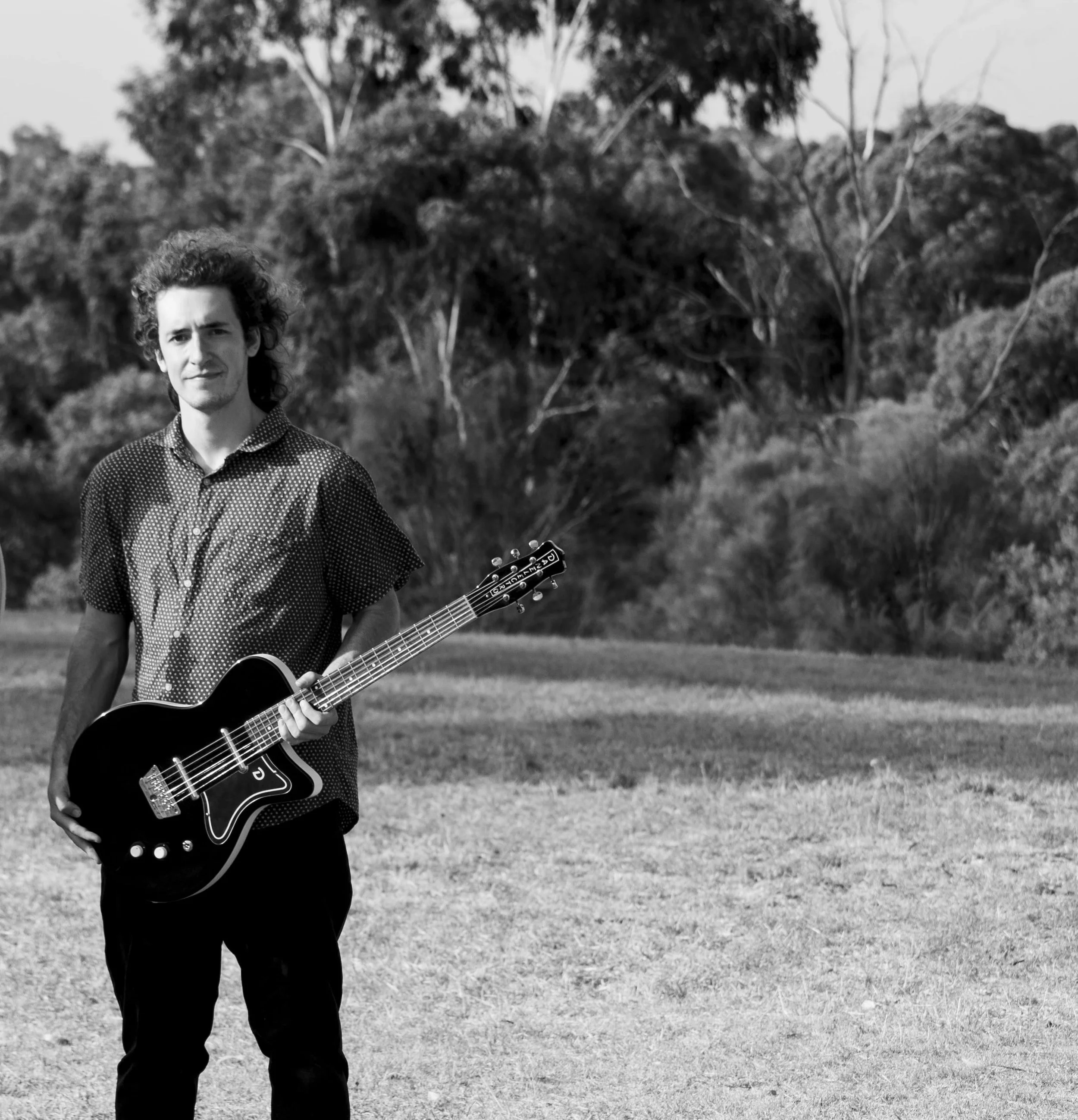 Book Melbourne Guitar Performer | VINCENT live acoustic jazz and folk entertainment | Artist Bookings