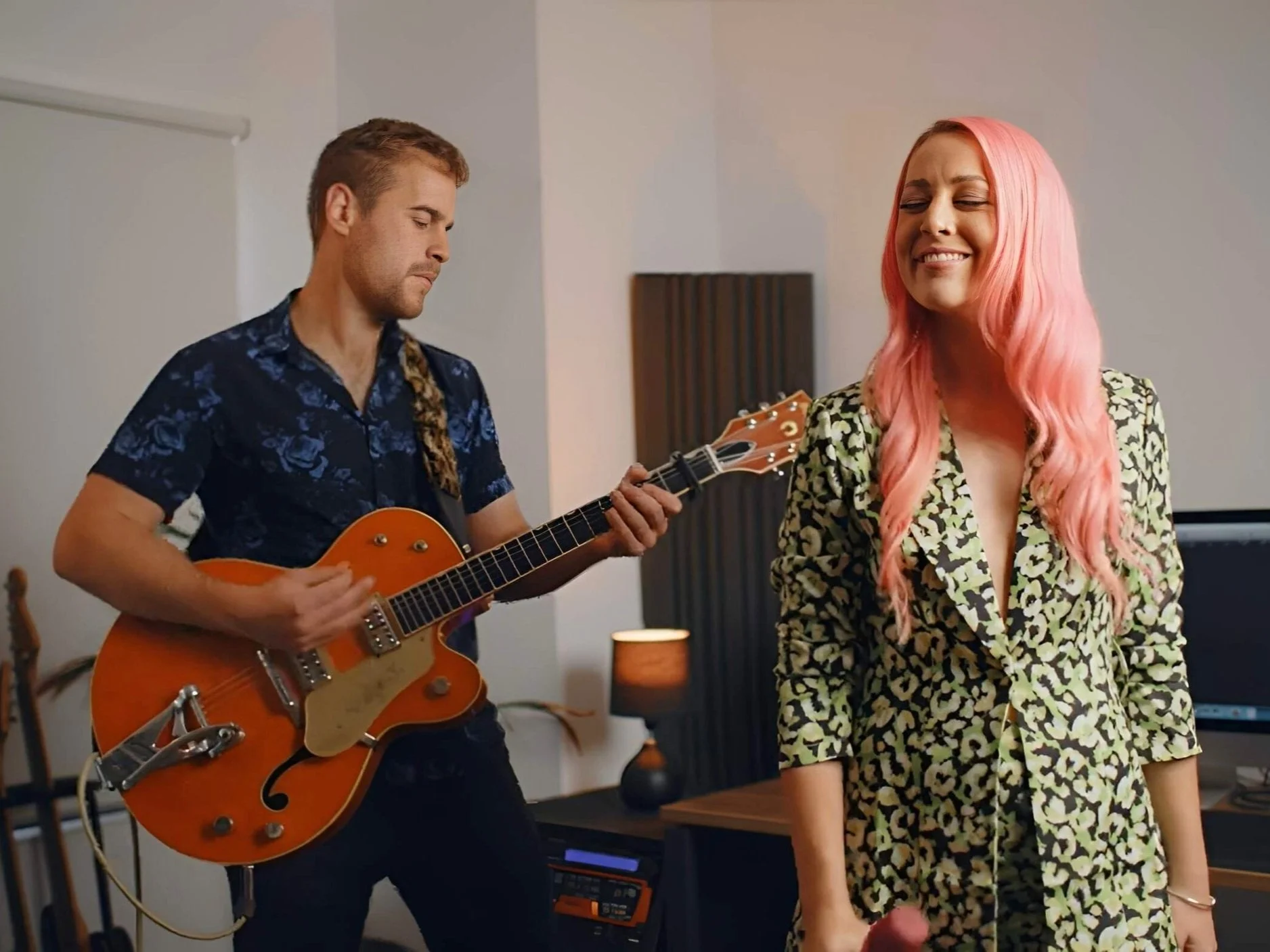 Vocals, Guitar, Looping | ELISE AND HARRY | Hire Local Musicians from Artist Bookings
