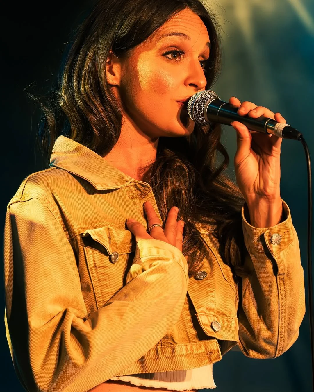 Melbourne live singer DAKOTA- folk and country music |  Artist Bookings