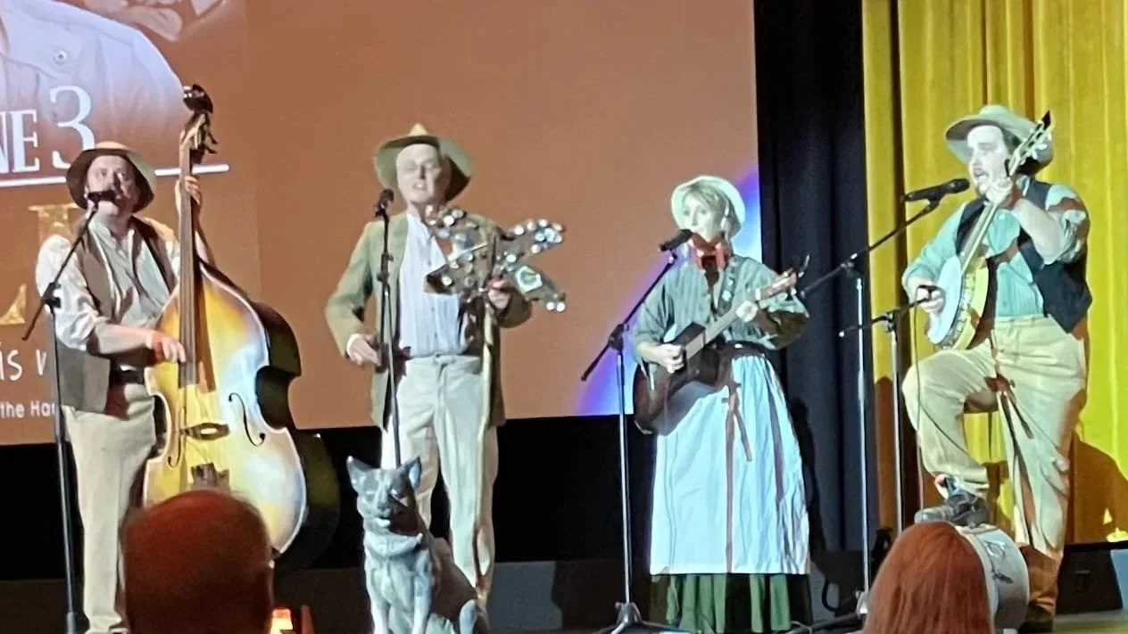 Hire touring folk band Adelaide | ME N ME MATES festivals | Artist Bookings