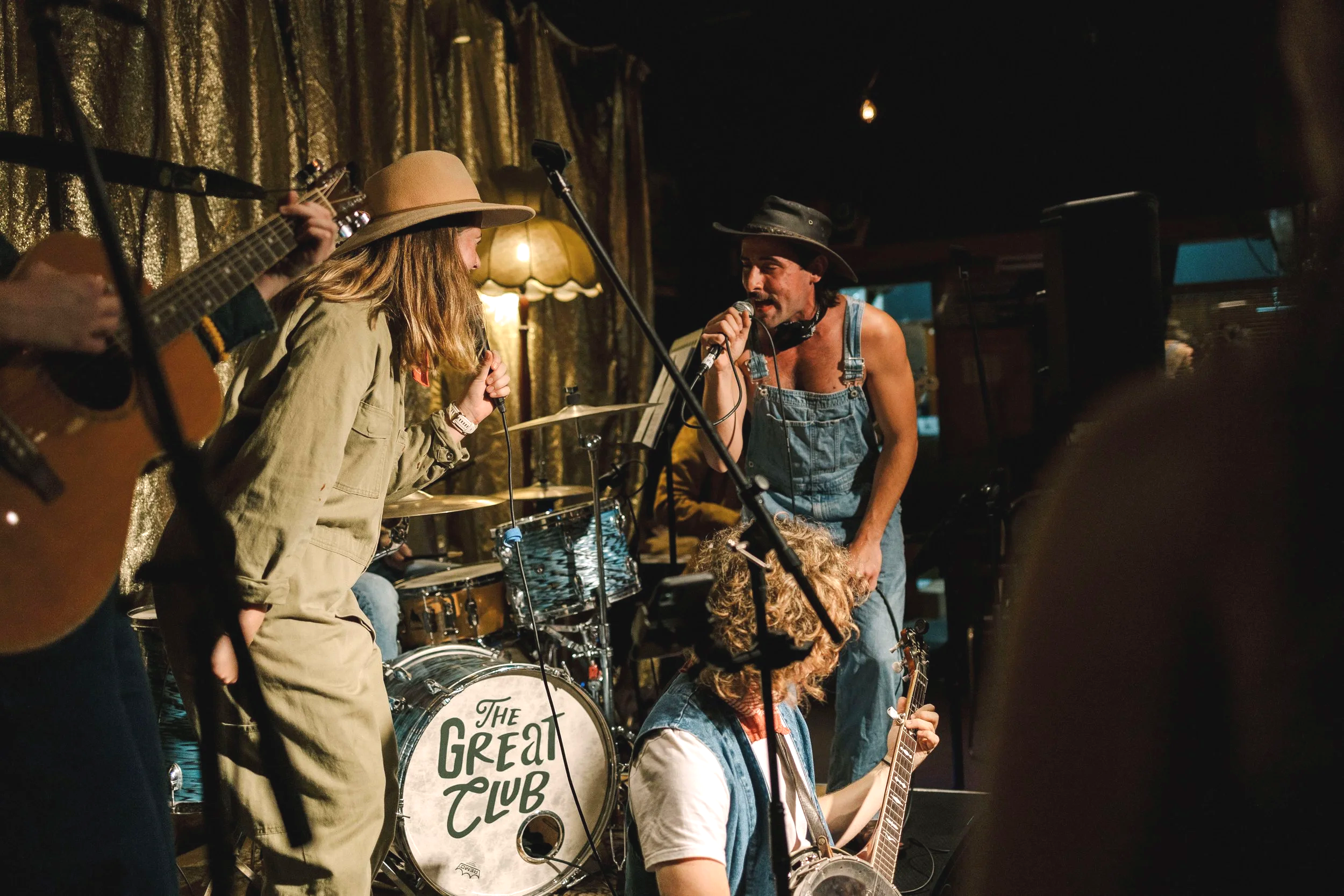 Book live roots band Sydney | ROLLING BLIZZARDS entertain with rich harmonies and rhythm | Artist Bookings