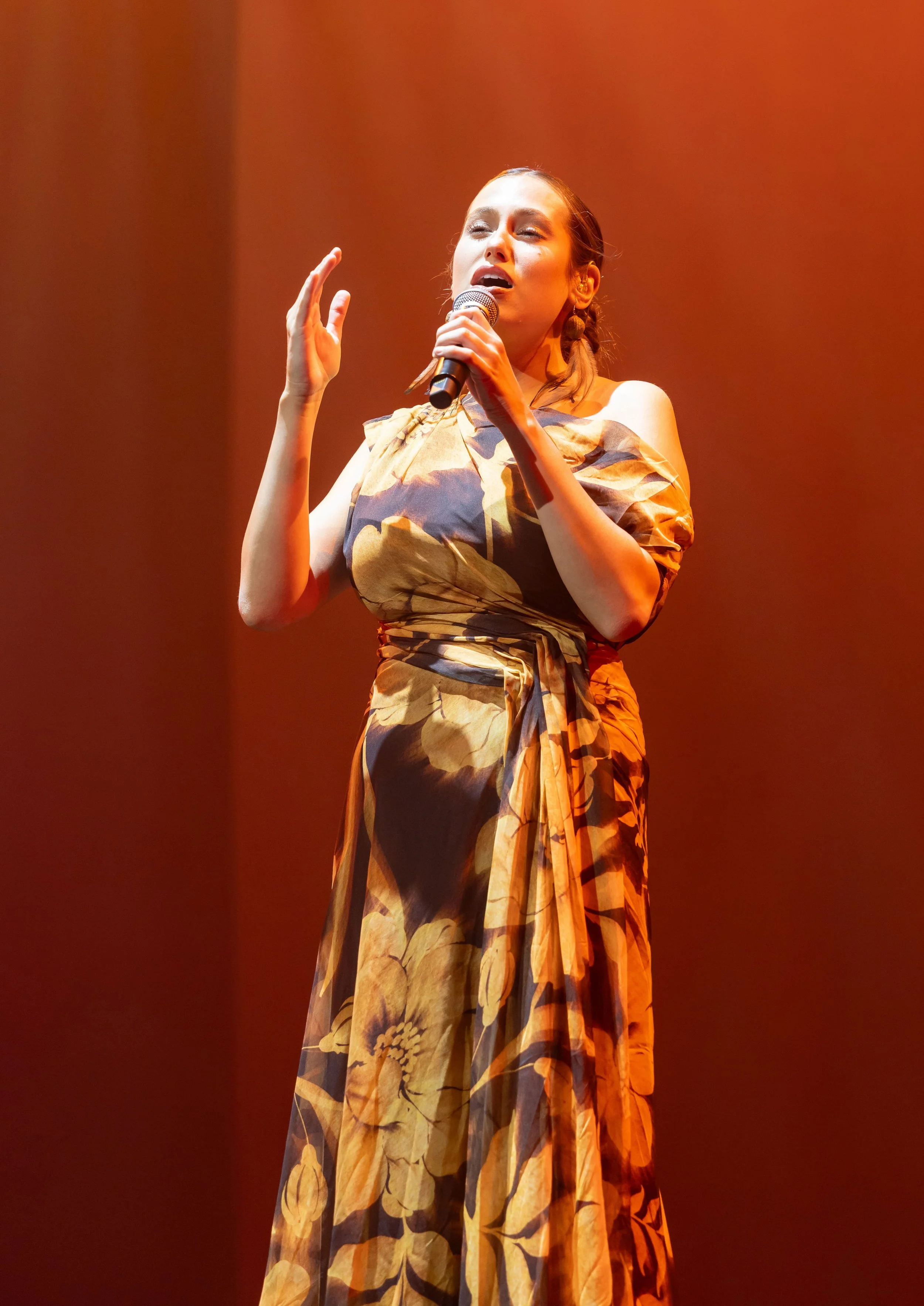OLIVIA SYDNEY FIRST NATION SINGER FESTIVAL PERFORMANCE